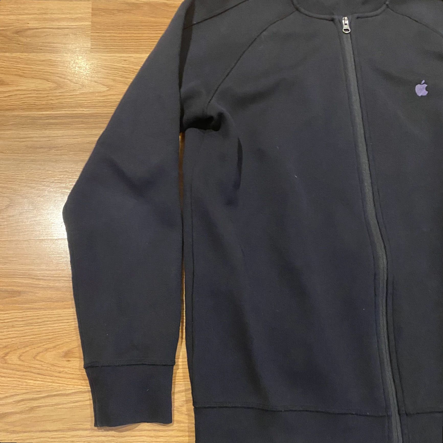 Apple Apple Store Employee Full Zip Jacket Sweatshirt Large Embroidered Logo Black Mens Jacket Size US L / EU 52-54 / 3 - 4 Thumbnail