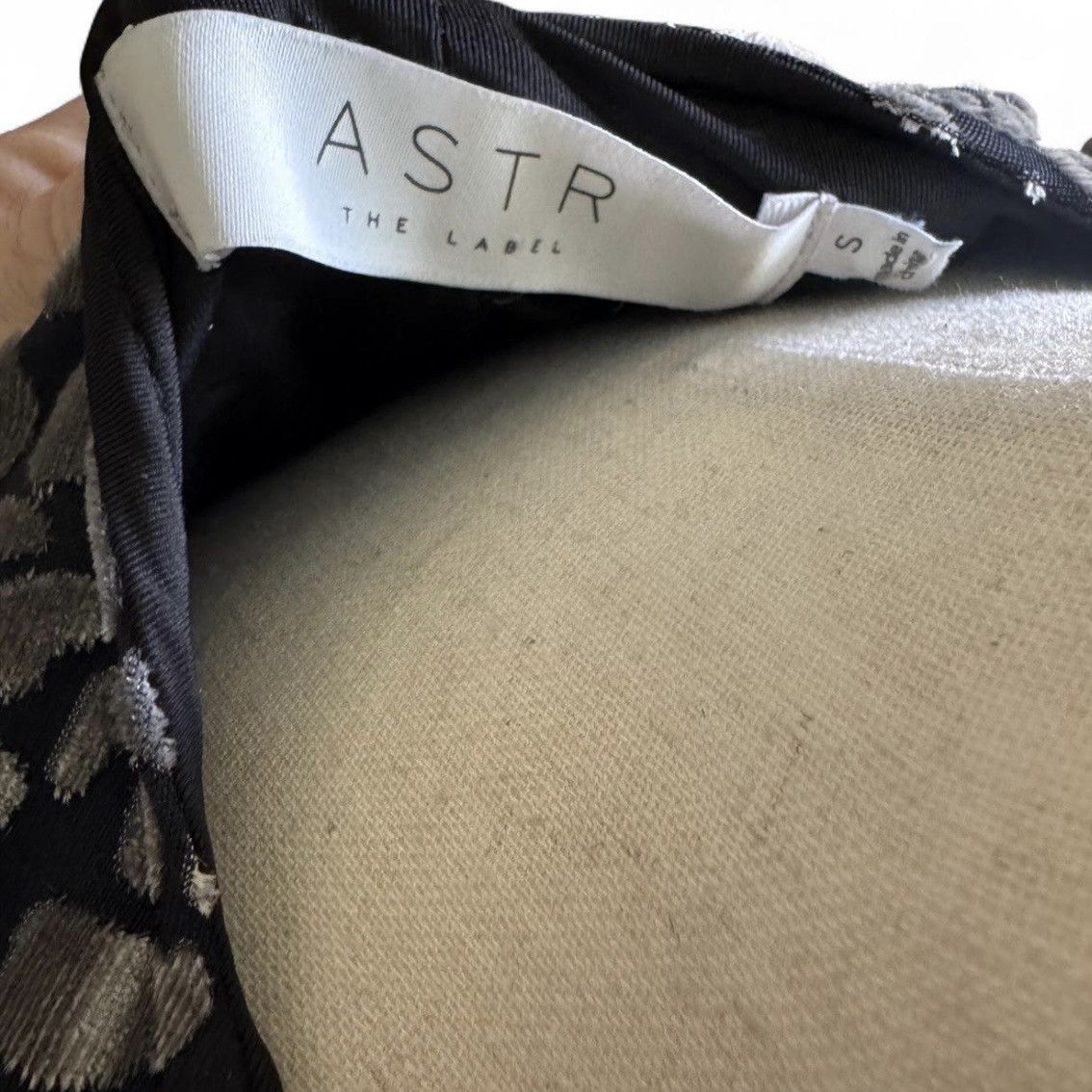 ASTR The Label ASTR the Label Cheetah Print Ruched Dress – Size Small Size S / US 4 / IT 40 - 3 Thumbnail