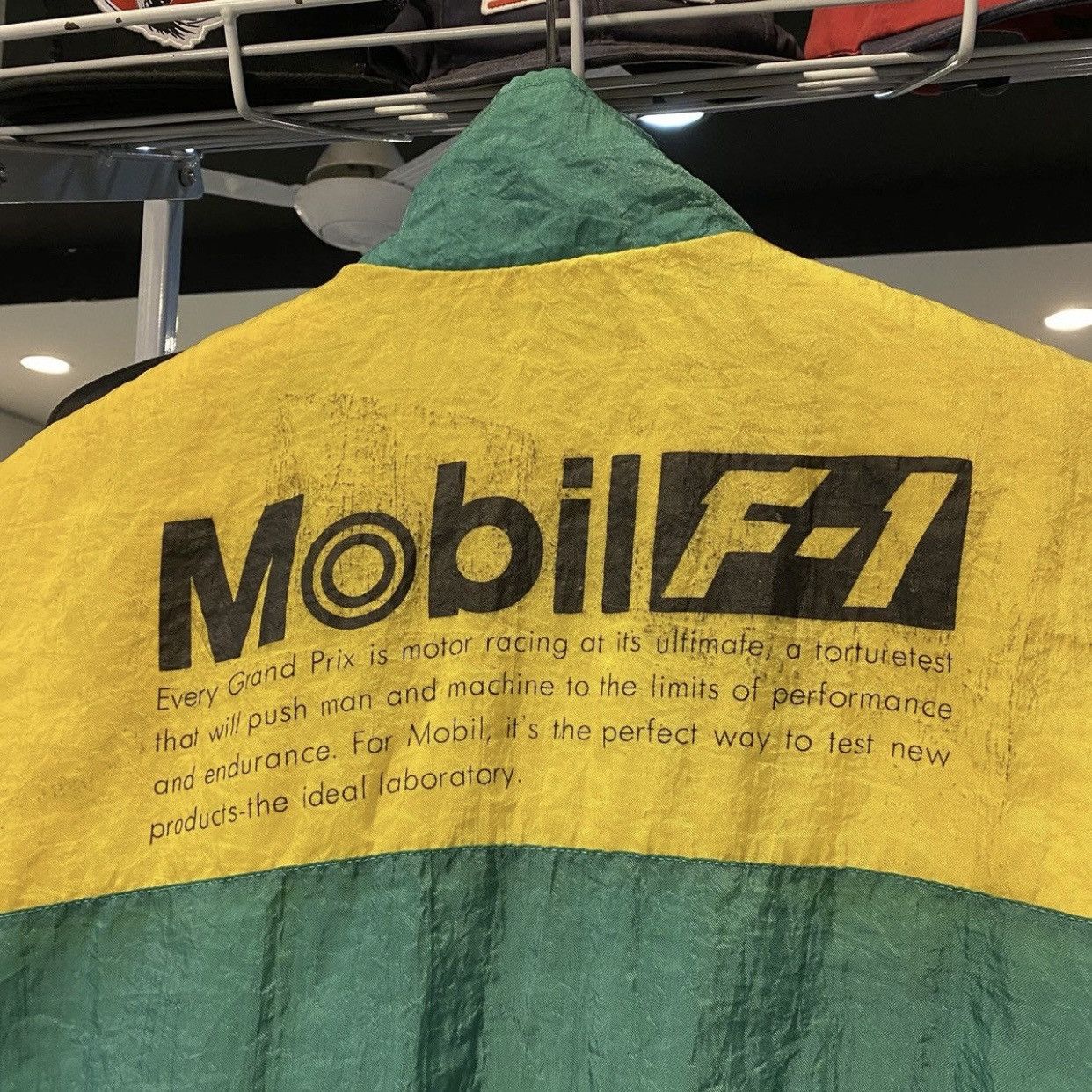 Ferrari × Mercedes-Benz × Vintage Vintage Mobil F1 Mobil 1 Rally Formula 5W-50 Light Jackets Size US M / EU 48-50 / 2 - 6 Thumbnail