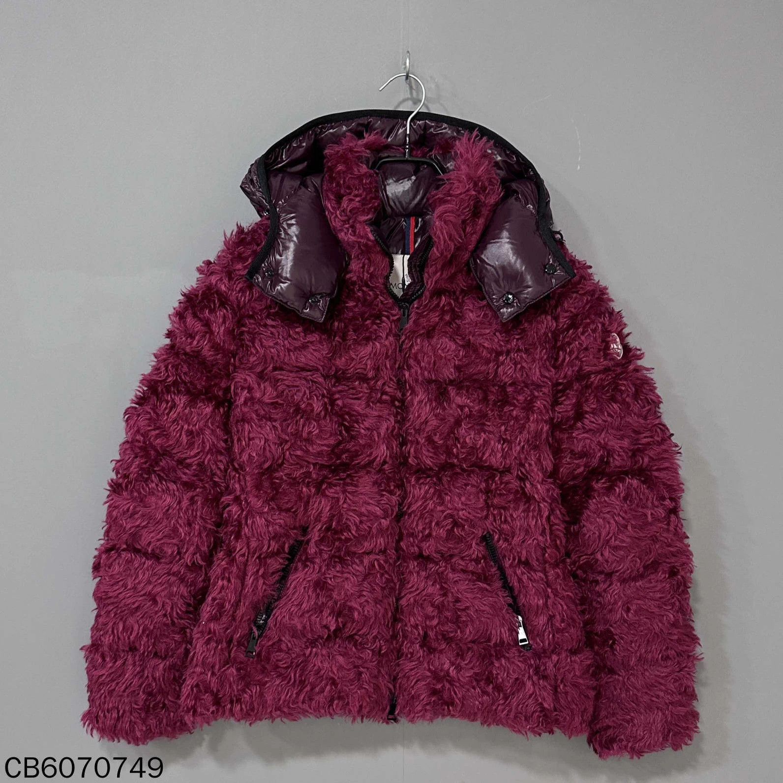 Moncler Moncler berry red teddy down baby jacket size 2 Size M / US 6-8 / IT 42-44 - 1 Thumbnail
