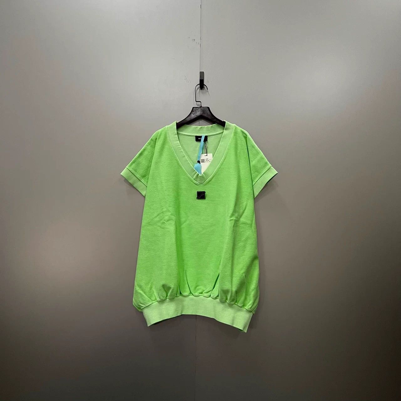 WE11DONE WE11DONE V-neck logo short sleeve green M new Size M / US 6-8 / IT 42-44 - 1 Thumbnail