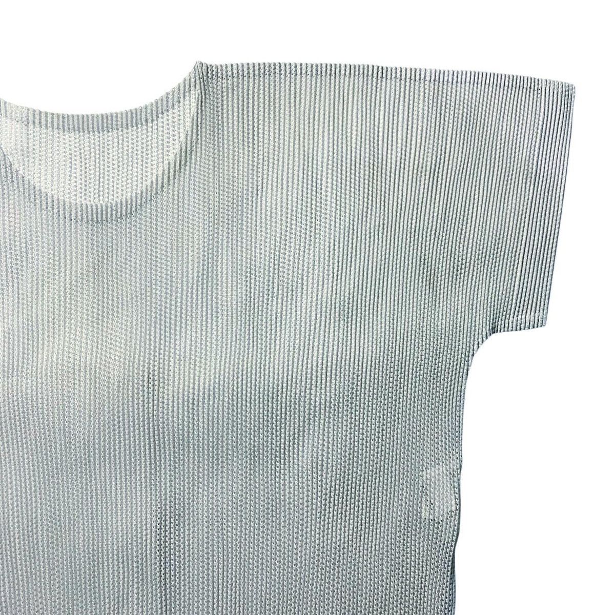 Issey Miyake × Pleats Please Issey Miyake Issey Miyake Pleats Please Mesh Crop Tops Size M / US 6-8 / IT 42-44 - 2 Thumbnail