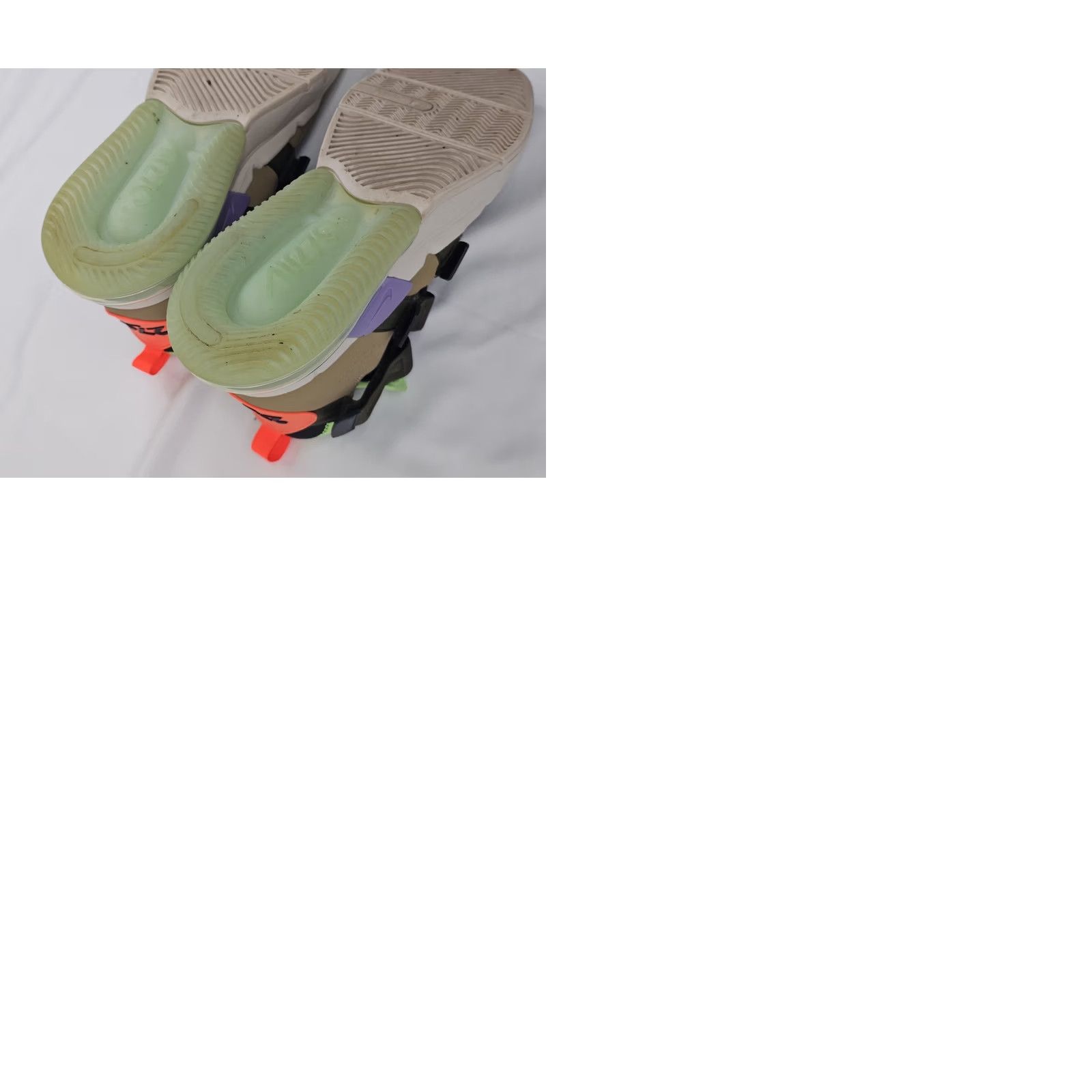 Nike Nike Air Edge 270 Athletic Trainer Shoe Men 12.5 Olive Green Black Mid Top EUC Size US L / EU 52-54 / 3 - 10 Thumbnail