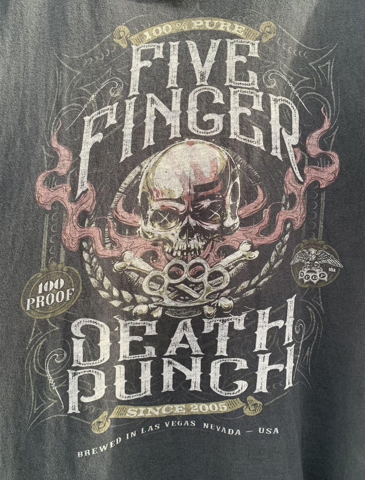 Band Tees Vintage Five Finger Death Punch Faded Distressed T-shirt Size US XXL / EU 58 / 5 - 13 Thumbnail