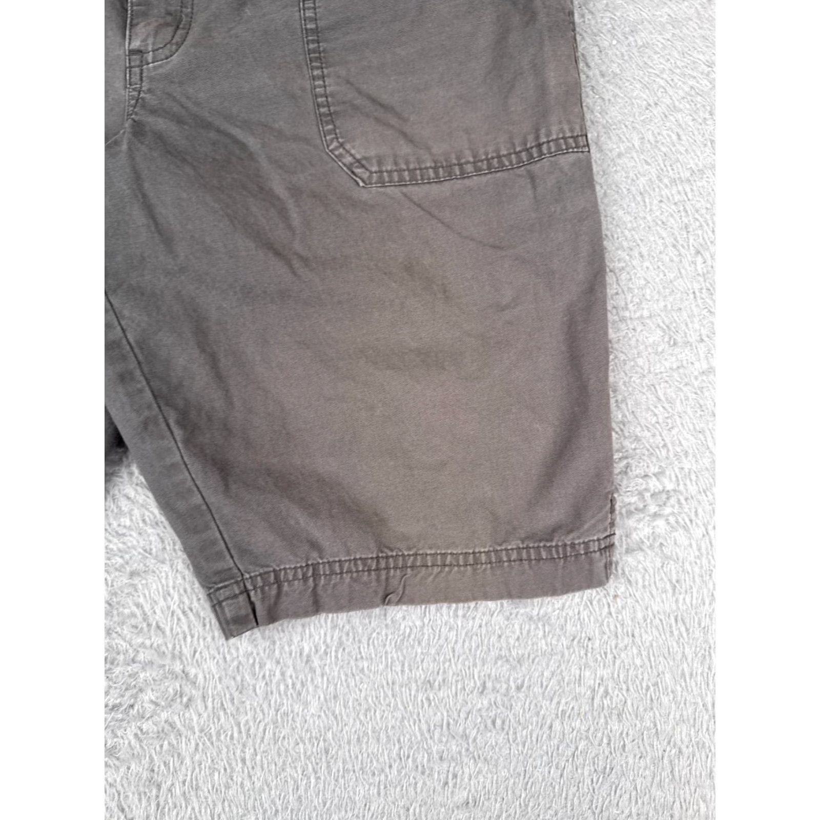 Vintage Columbia Women Shorts 8 Gray 100% Cotton Chino 11" Hiking Camping Casual Size 30" / US 8 / IT 44 - 2 Thumbnail