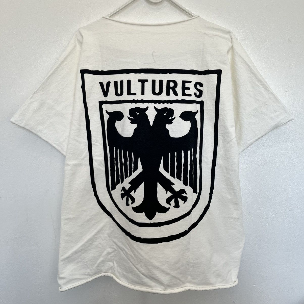 Yeezy Yeezy Vultures Short Sleeve Box Tee White Size US L / EU 52-54 / 3 - 1 Thumbnail