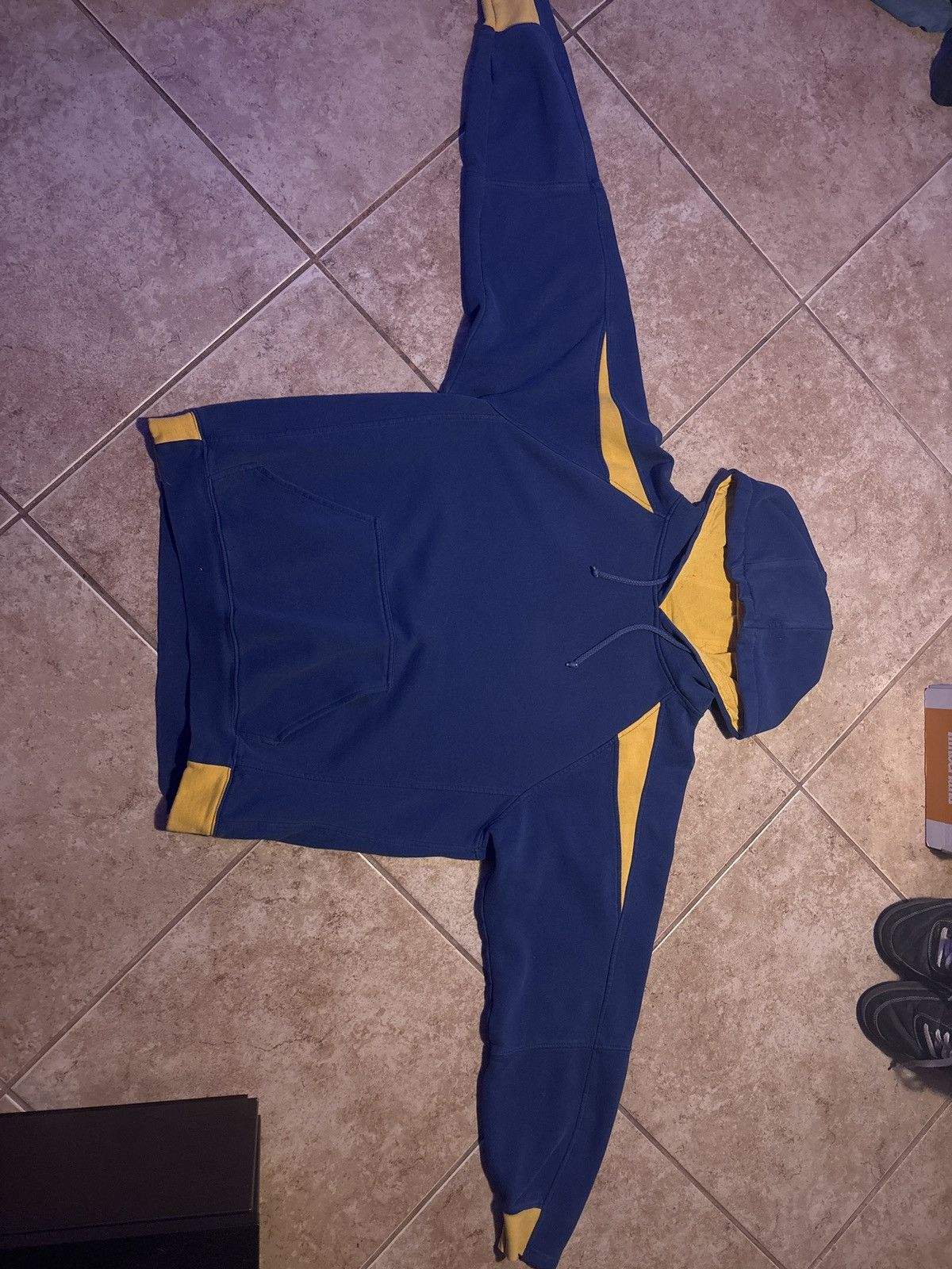 Vintage Blue and Yellow Hoodie Size US L / EU 52-54 / 3 - 1 Thumbnail