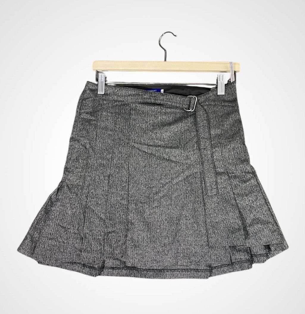 Burberry Vintage Burberry Blue Label Mini Skirt Size 30" / US 8 / IT 44 - 1 Thumbnail