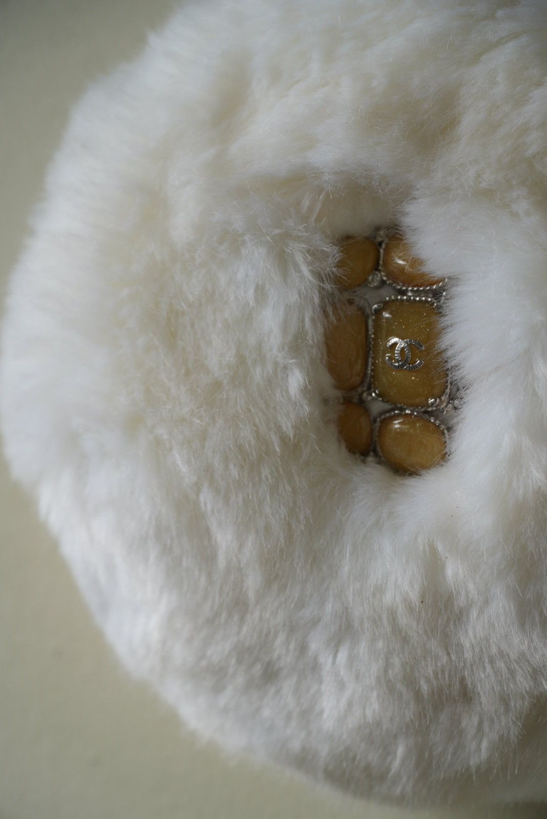 Chanel Chanel White Faux Fur Crystal Embellished CC Round Crossbody Size ONE SIZE - 4 Thumbnail