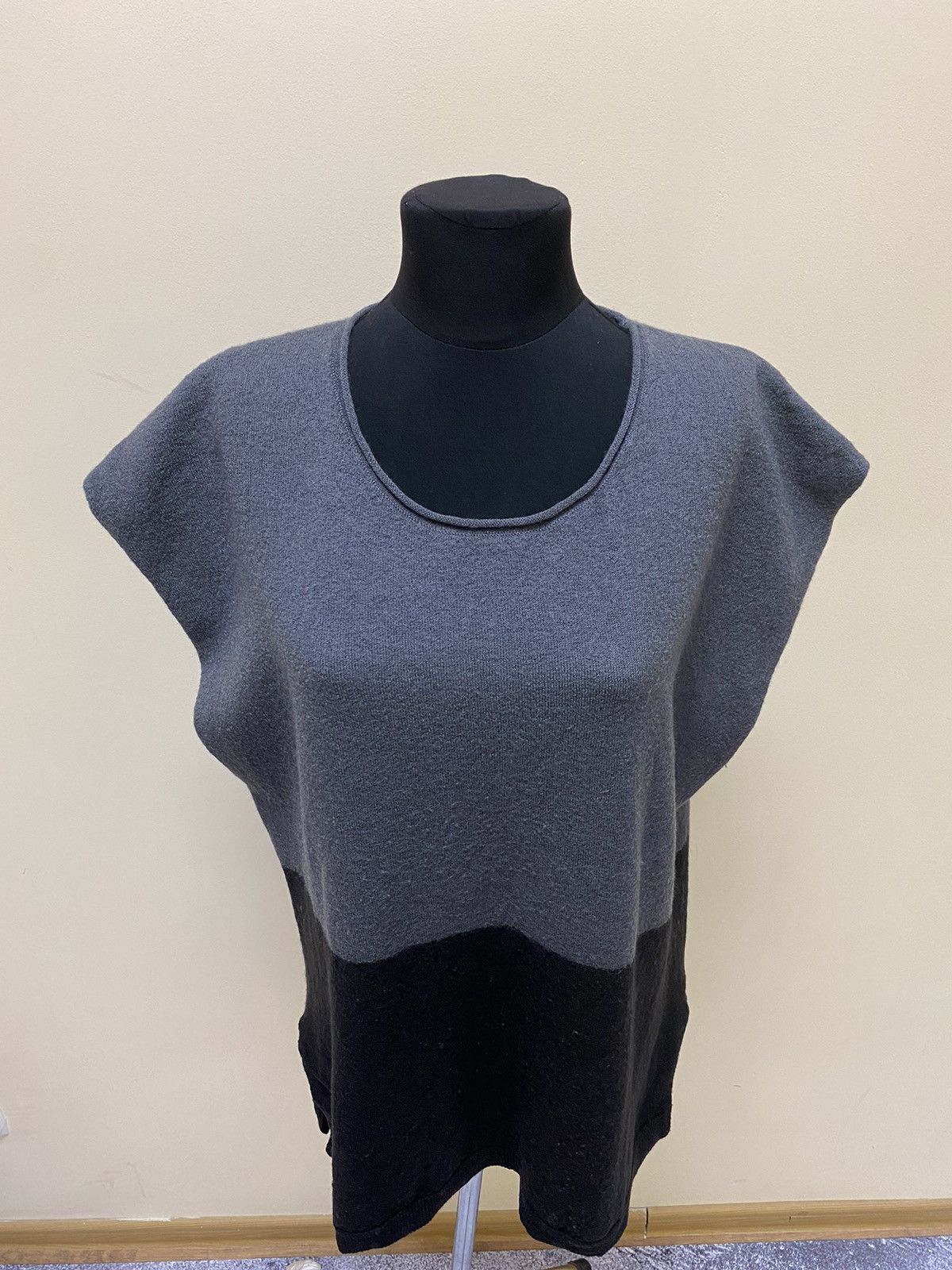 Gudrun Sjoden Gudrun Sjoden Womens Wool Sleeveless Sweater Size XL Size XL / US 12-14 / IT 48-50 - 5 Thumbnail