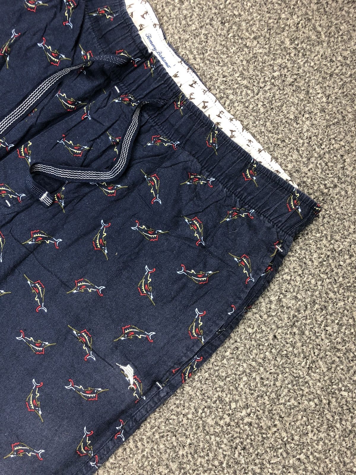 Tommy Bahama × Vintage Tommy Bahama Fullprinted Shortpants Size US 37 - 3 Thumbnail