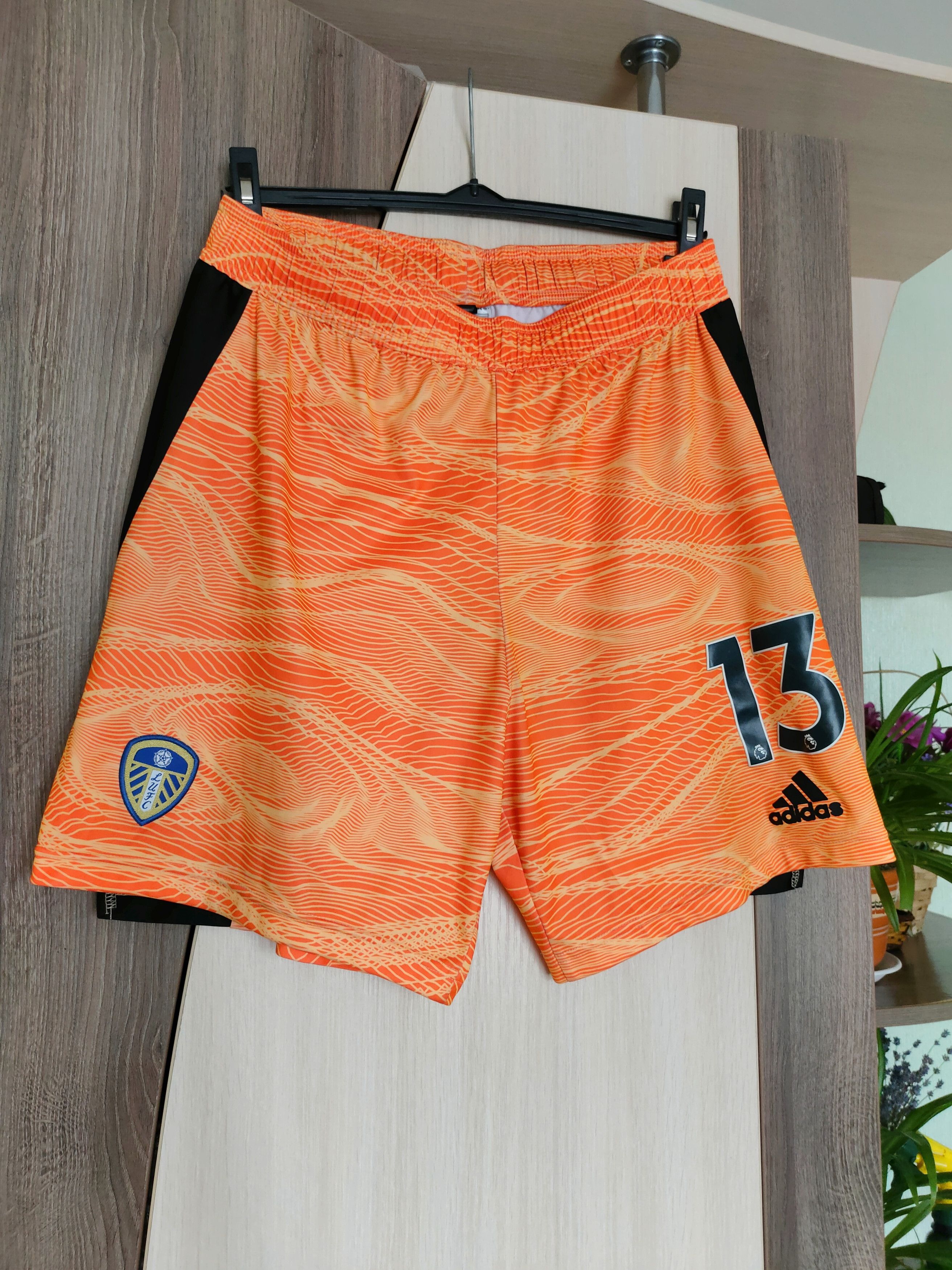 Adidas Adidas Leeds United Kiko Casilla 13 Goalkeeper Shorts M-L Size US 32 / EU 48 - 1 Thumbnail