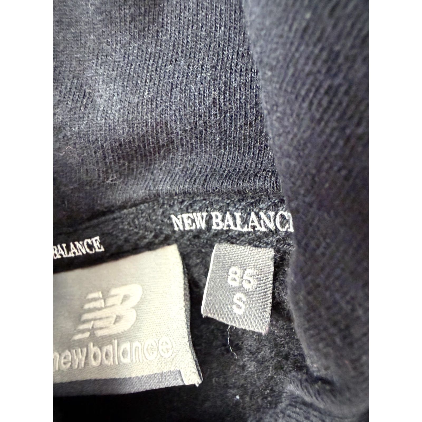 New Balance New Balance Hoodie Womens Small Black Cropped Embroidered Sports Club Fleece Size S / US 4 / IT 40 - 6 Thumbnail