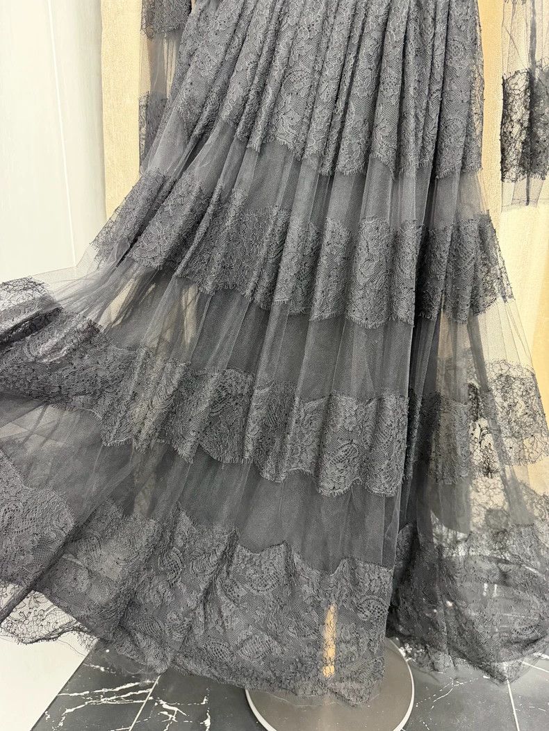Valentino Valentino Black salsa lace bubble cake skirt Size M / US 6-8 / IT 42-44 - 3 Thumbnail