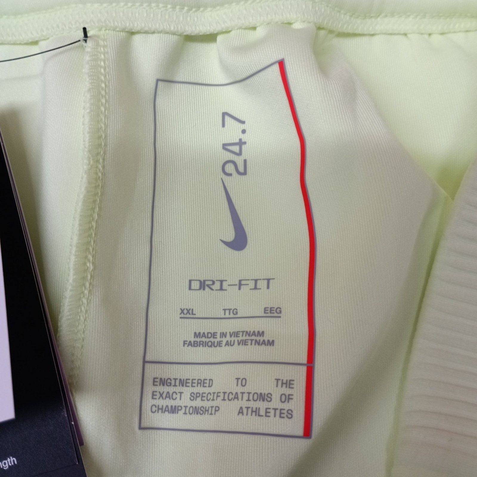 Nike Nike Dri-FIT 24.7 Shorts Women's 2XL Light Yellow Green Size 40" / US 18 - 4 Thumbnail