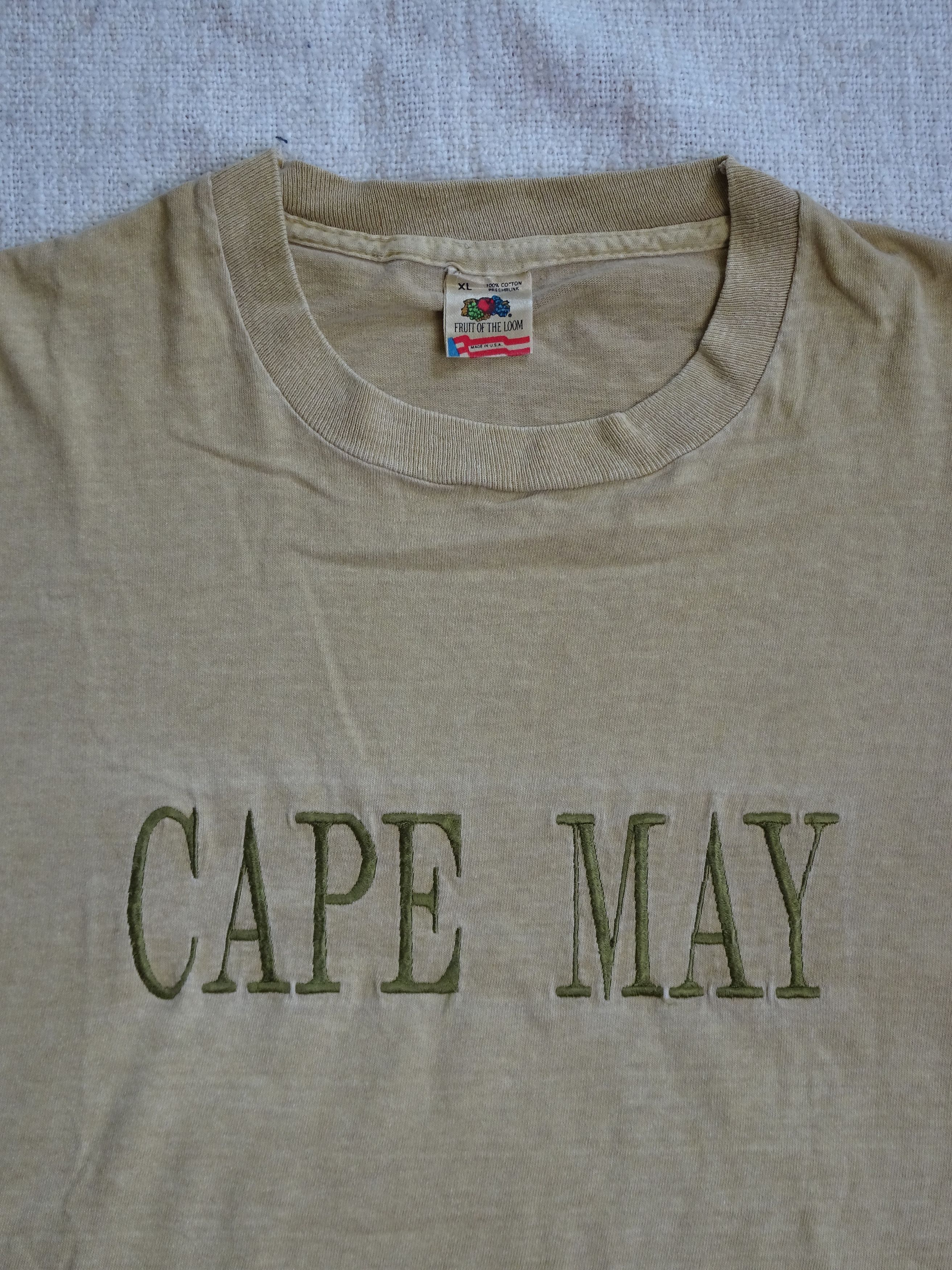 Fruit Of The Loom Vtg 90s Single Stitch Beige Embroidered Cape May Tee Size US XL / EU 56 / 4 - 3 Thumbnail