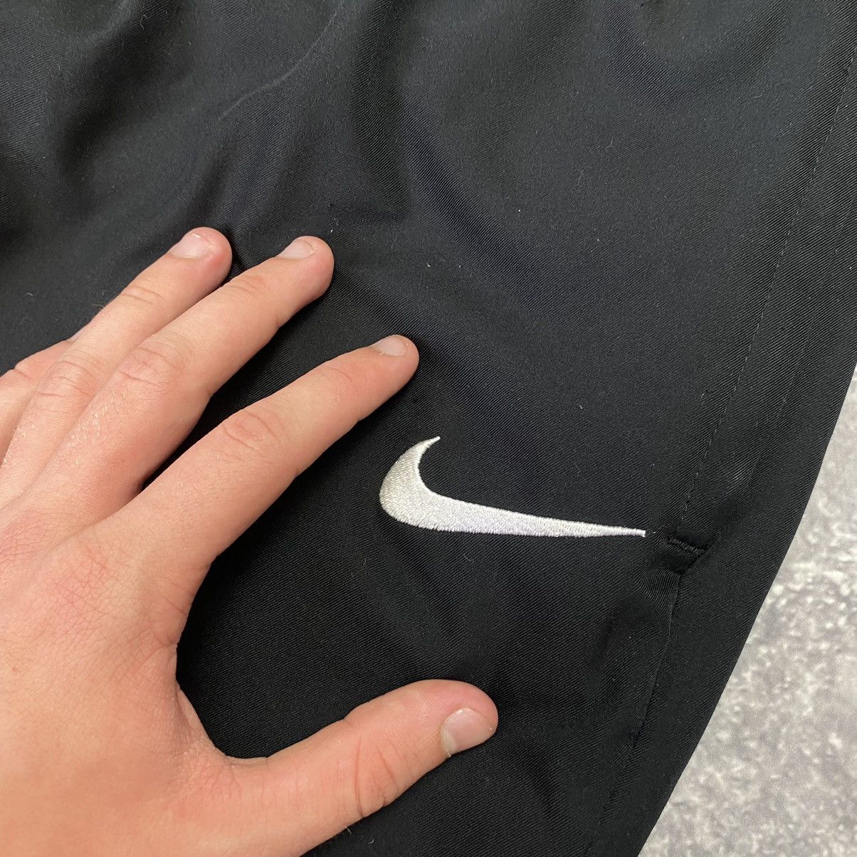 Vintage Vintage Nike Small Swoosh Nylon y2k pants Size US 30 / EU 46 - 4 Thumbnail