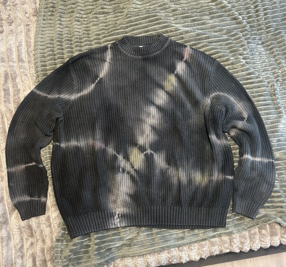 Review Never Established knit sweater dyed multicolor