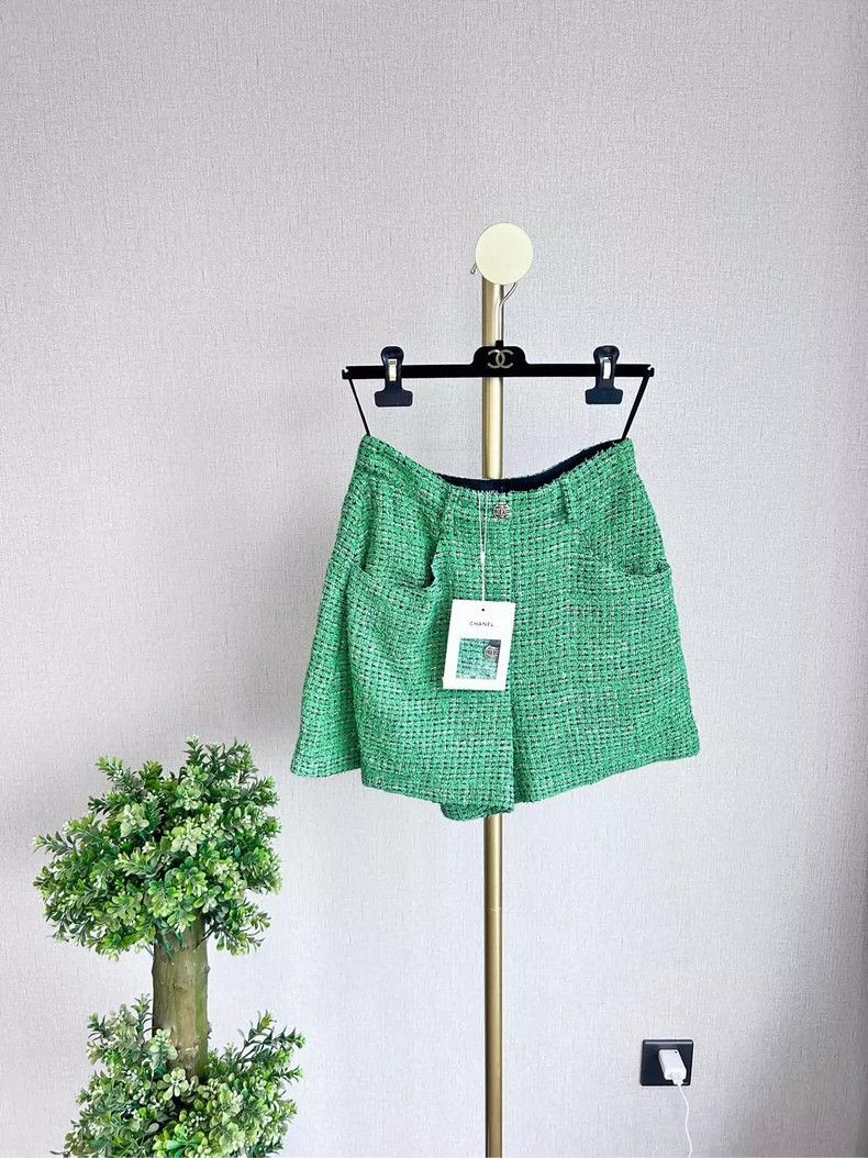 Chanel Green tweed shorts