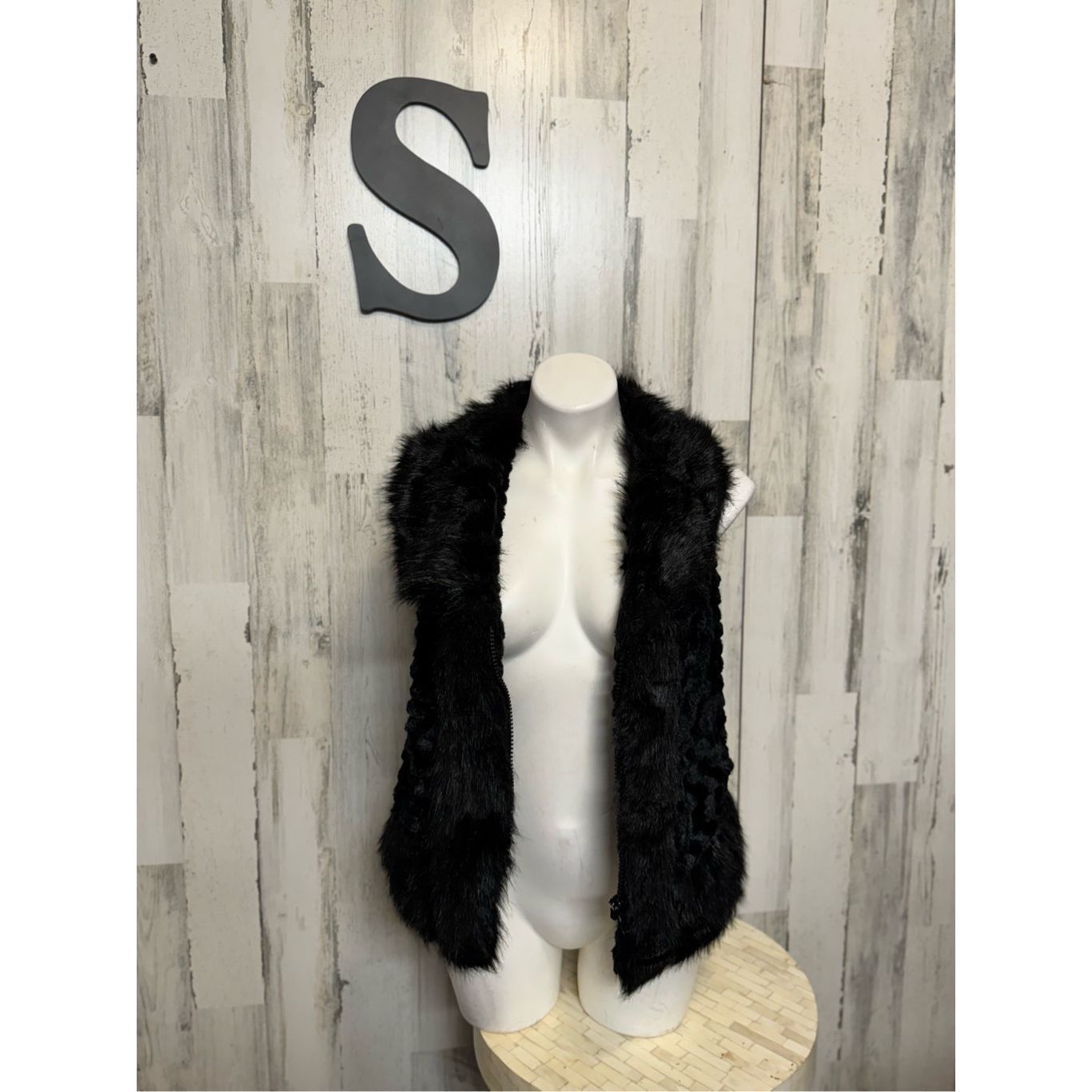 Other Black Faux Fur Vest Women’s Small – Soft Plush Texture, Warm Size S / US 4 / IT 40 - 1 Thumbnail