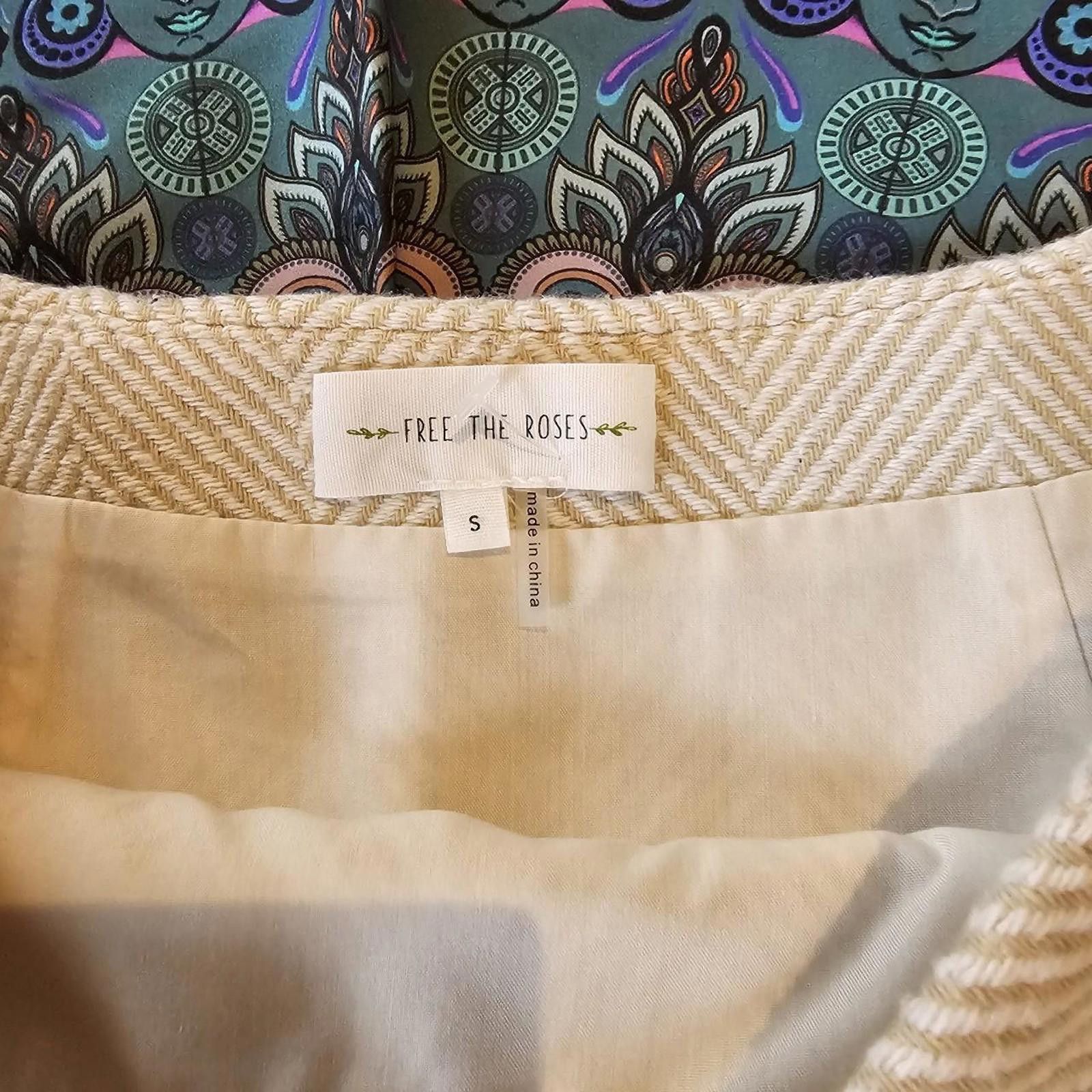 Designer Women's Cream and Red Free the Roses Skirt Size 28" / US 6 / IT 42 - 5 Thumbnail