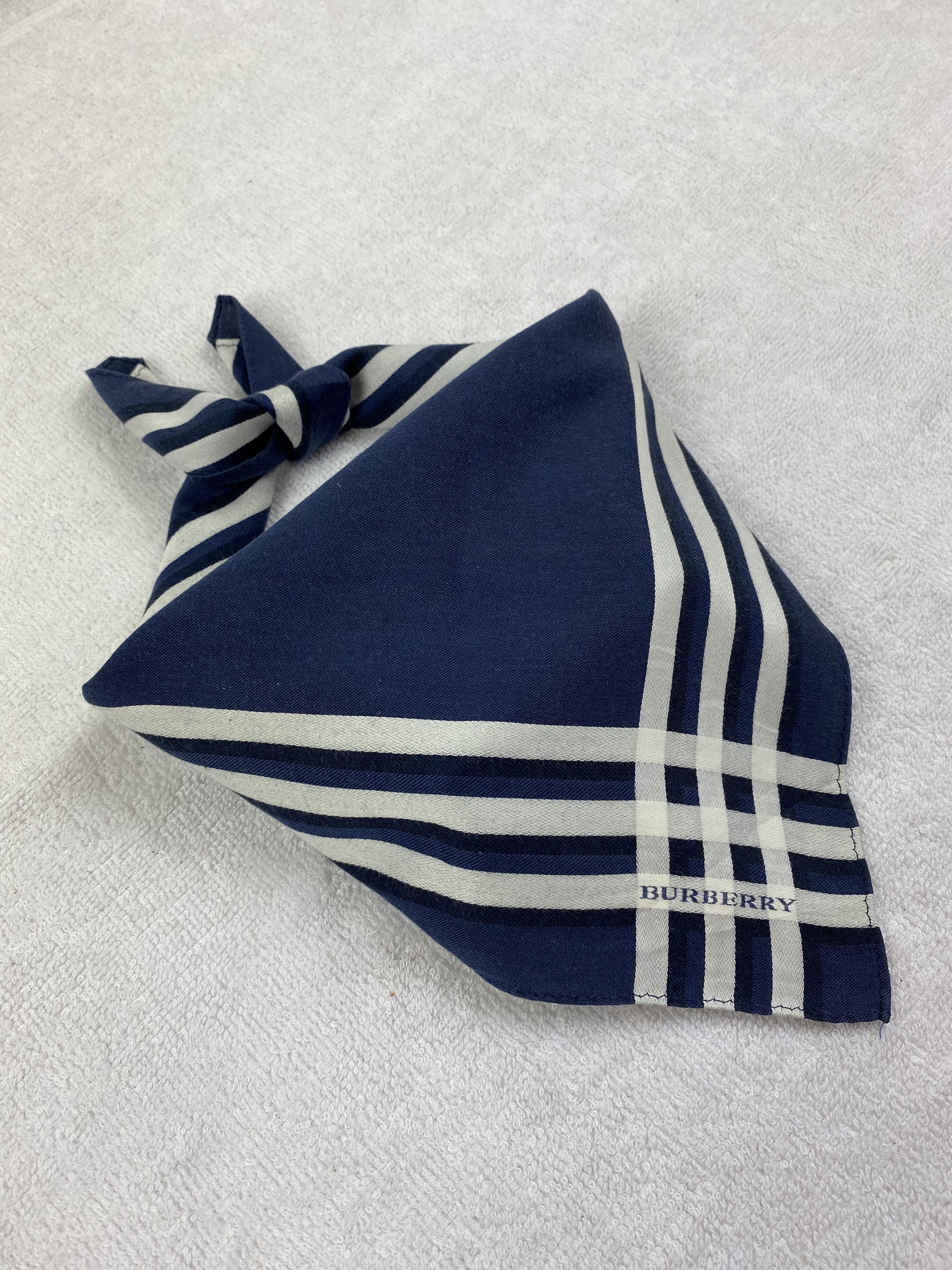 Burberry Burberry Handkerchief / Bandana / Neckerchief Size ONE SIZE - 2 Thumbnail