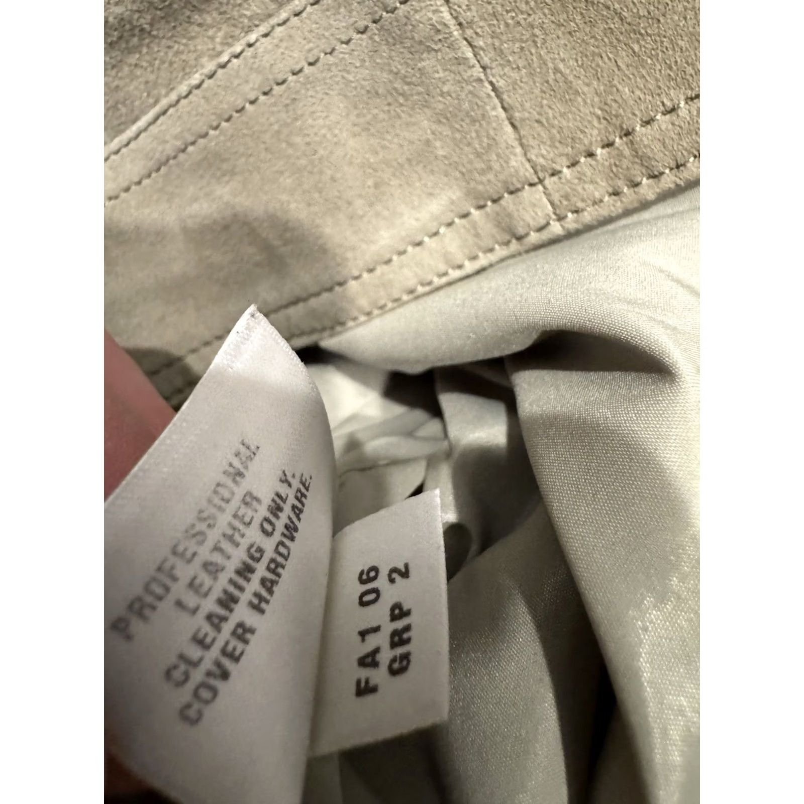 St. John VINTAGE St. John Sport Suede Leather Knit Sweater Jacket Top Women’s Size Large Beige Lined Pockets 80s 90s Mens? Size L / US 10 / IT 46 - 4 Thumbnail