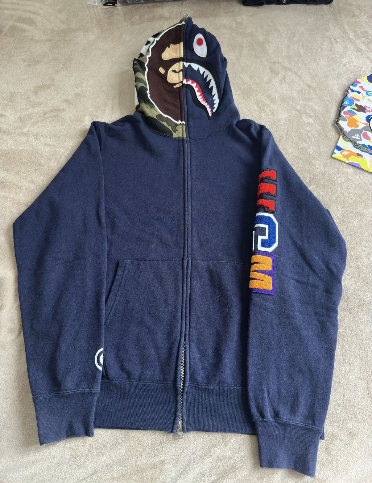 Bape BAPE Color Block Shark Head Hoodie K5 Size US L / EU 52-54 / 3 - 1 Thumbnail