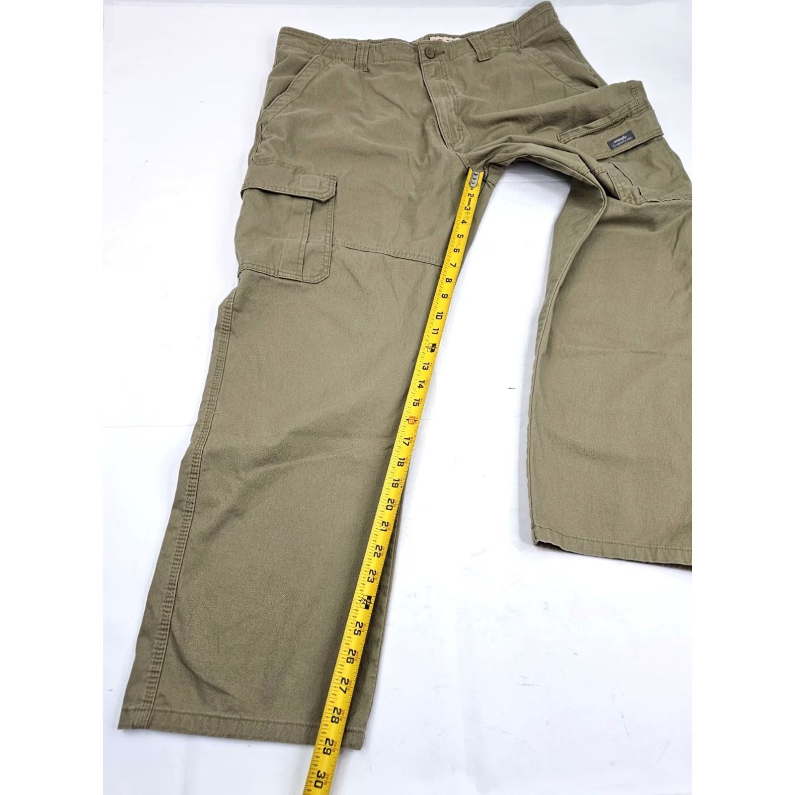 Wrangler Wrangler Relaxed Fit Cargo Stretch Workwear Cotton Pants – Men 38x32 Beige, 38x29 Fit, Cargo Pocket, Straight Leg, Cotton Spandex, Work Pants Size US 38 / EU 54 - 3 Thumbnail