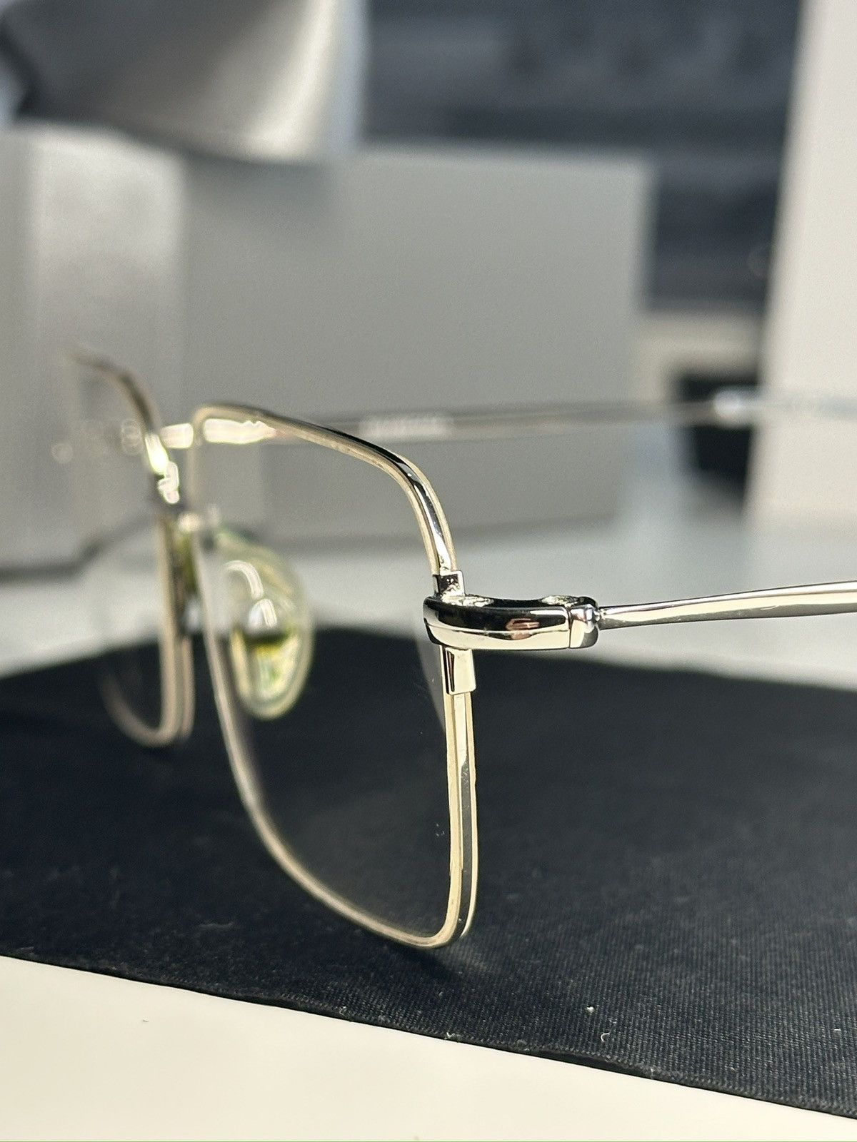 Balenciaga Balenciaga Invisible Rectangle Silver Sunglasses Size ONE SIZE - 8 Thumbnail