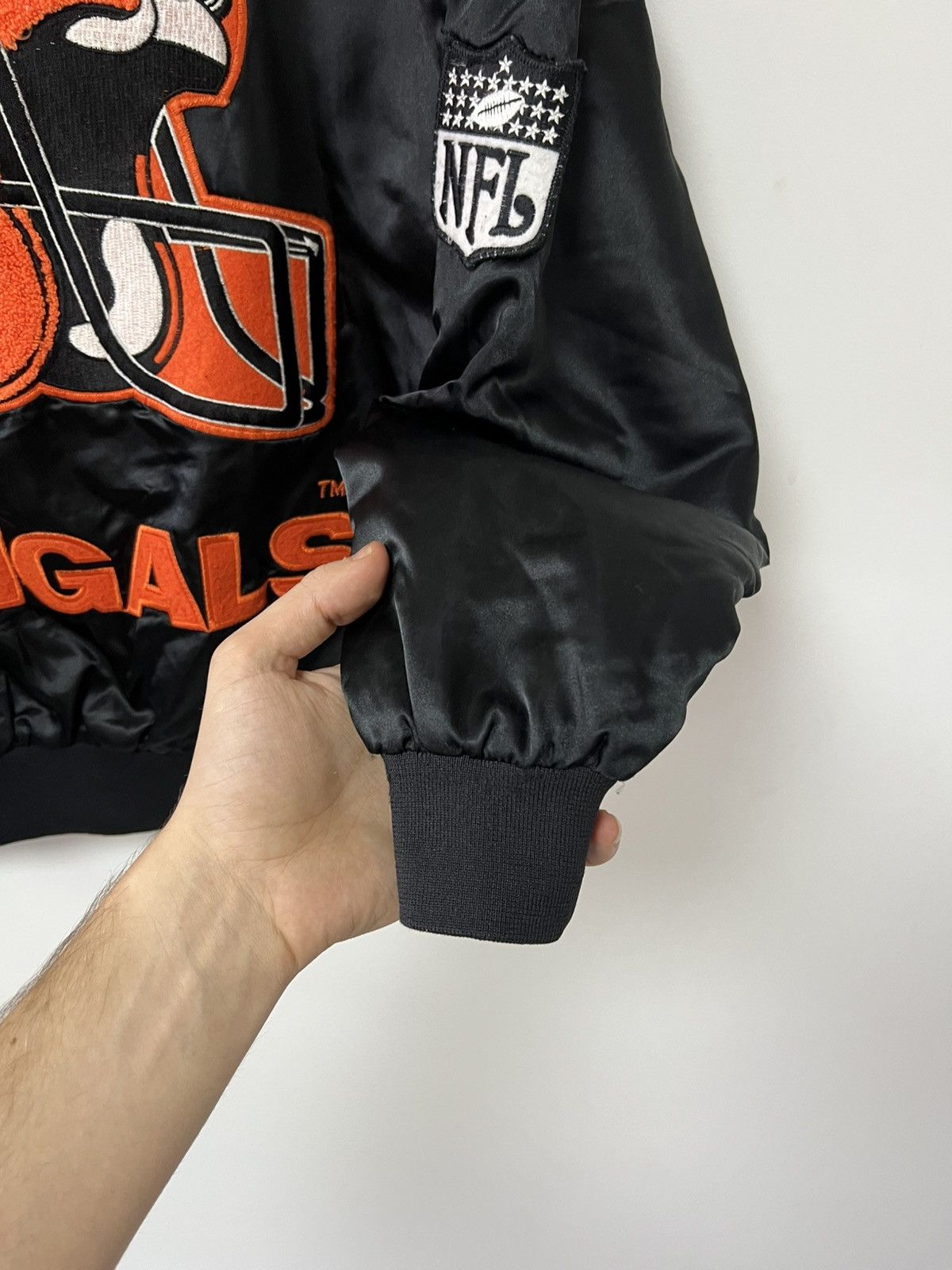 Vintage Vintage 90s Cincinnati Bengals Bomber Jacket Nfl Campri S/M Size US M / EU 48-50 / 2 - 10 Thumbnail