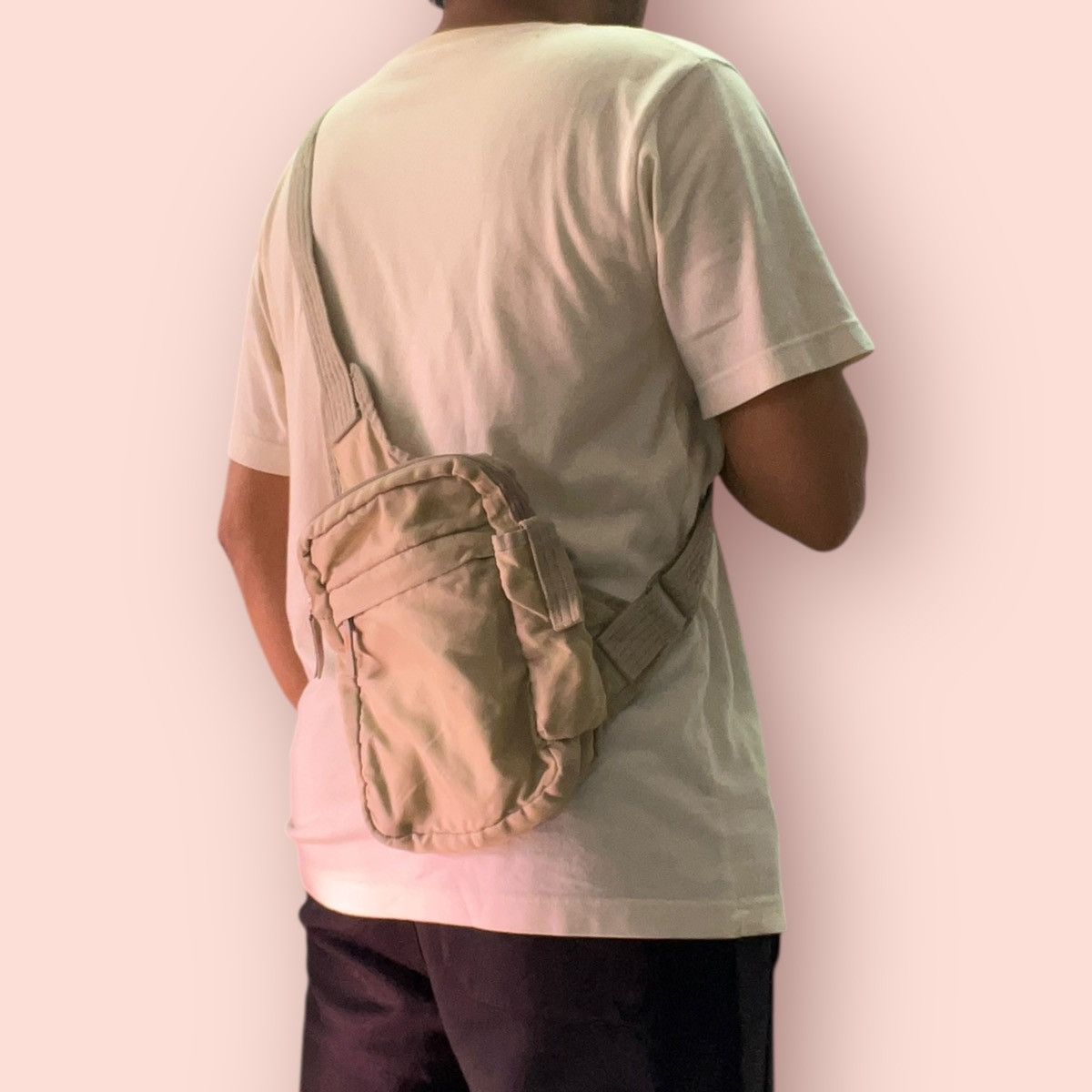 Japanese Brand × Jun Takahashi × Uniqlo VINTAGE Y2k UNIQLO BEIGE CROSSBODY BODYBAG Size ONE SIZE - 13 Thumbnail