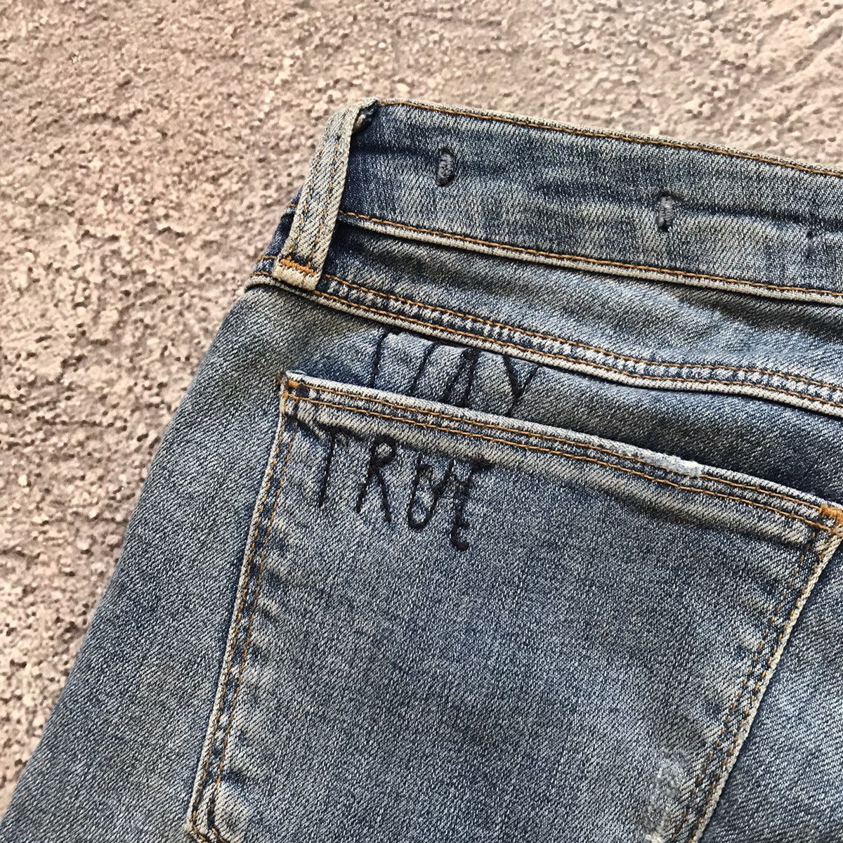 Vintage Vintage Guess Distressed Baggy Jeans Japan 90s Grunge 27 Size 27" / US 4 / IT 40 - 9 Thumbnail