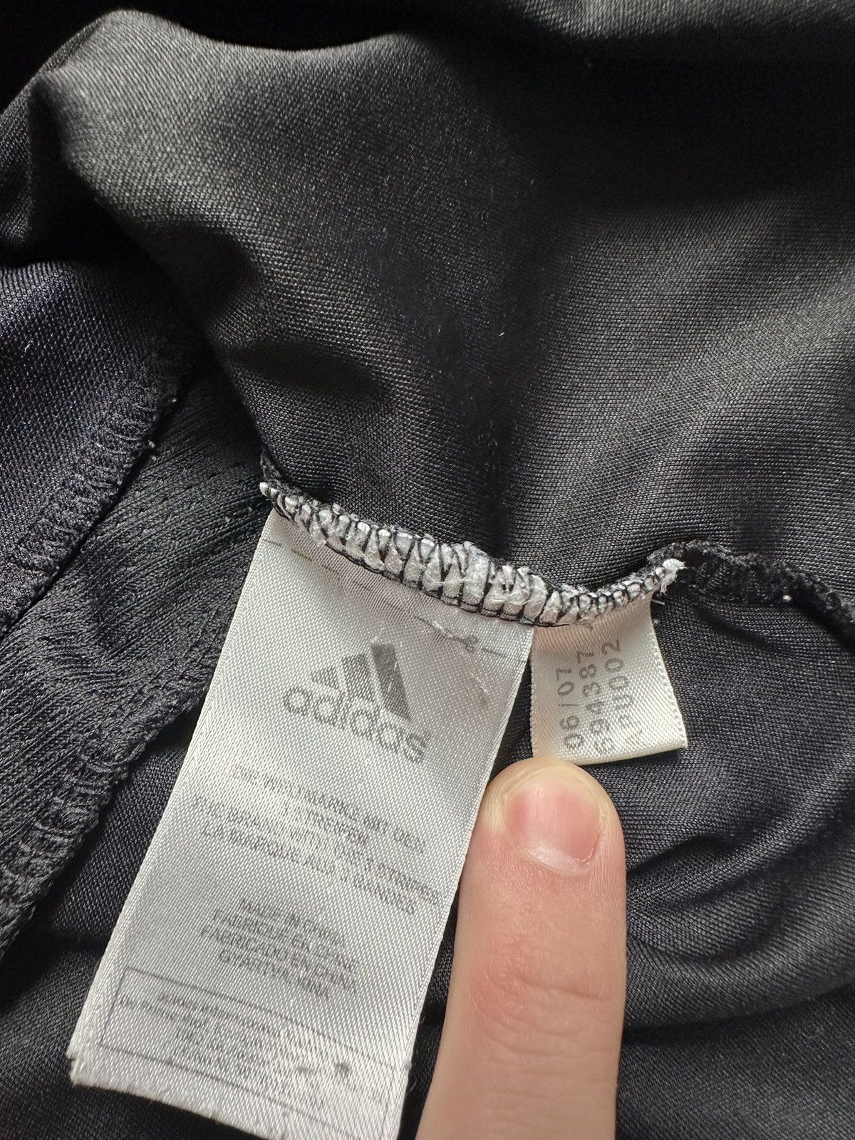 Adidas × Vintage Vintage adidas Liverpool soccer jersey size L black 9 Torres Size US L / EU 52-54 / 3 - 13 Thumbnail
