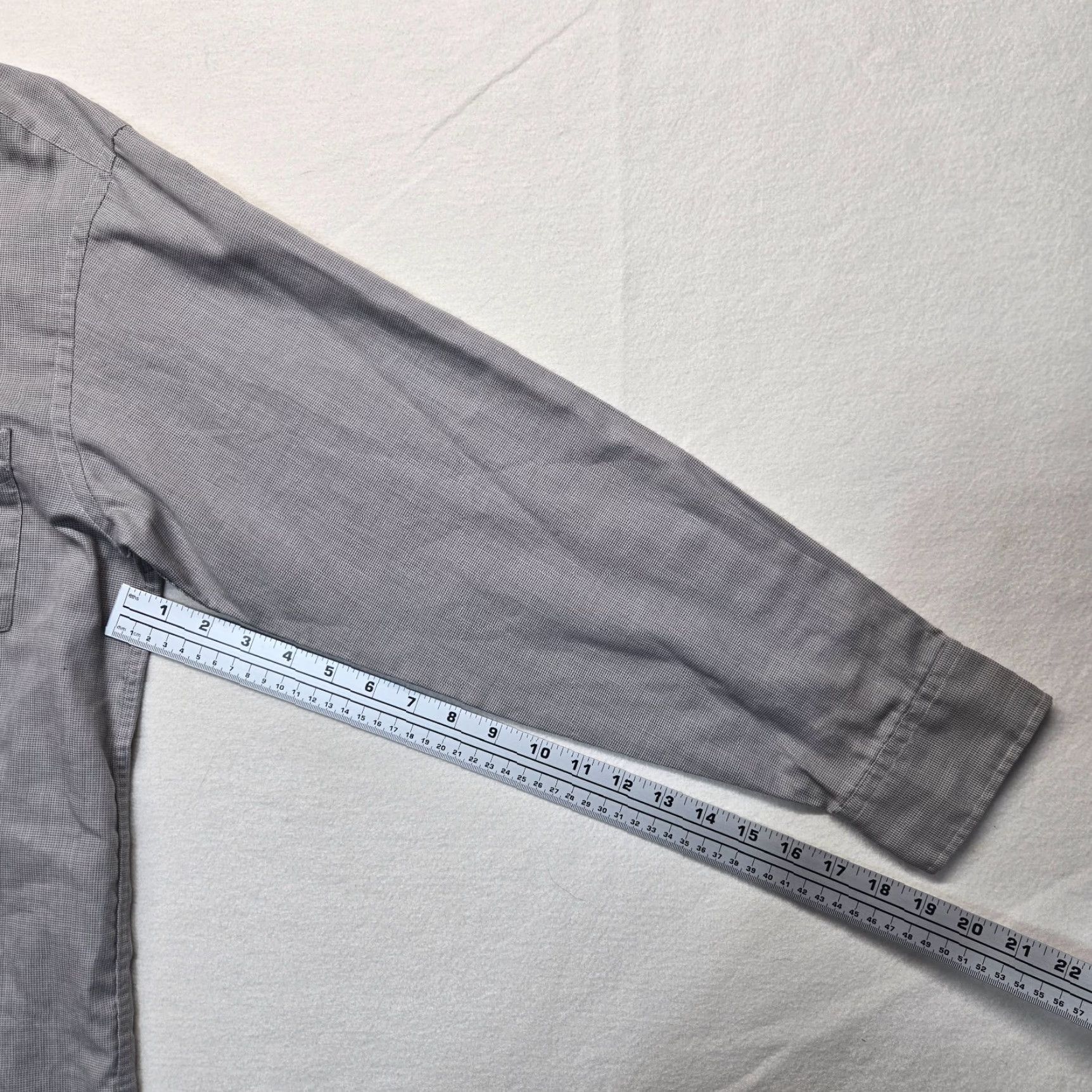 Enro ENRO Solid Gray Long Sleeve Button-Up Shirt Men Size 16 34 Adult Cotton Shirt Mens Gray 16 34 Size US L / EU 52-54 / 3 - 5 Thumbnail