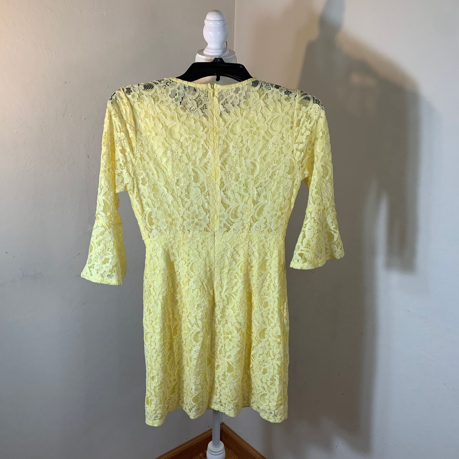 Forever 21 Forever21 women’s yellow dress size S Size S / US 4 / IT 40 - 2 Thumbnail