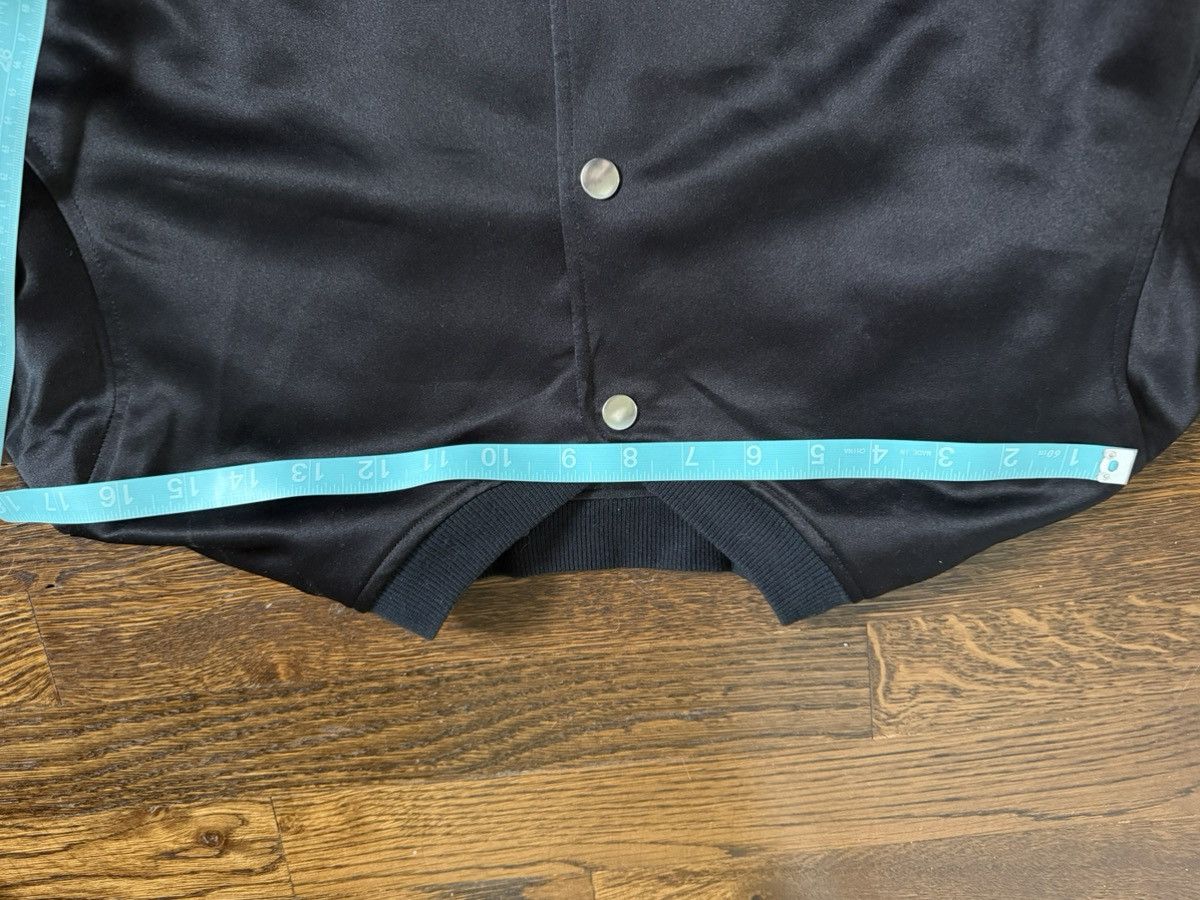 Victoria's Secret Victoria’s Secret 2016 Paris Black Satin Bomber Jacket L Size L / US 10 / IT 46 - 7 Thumbnail