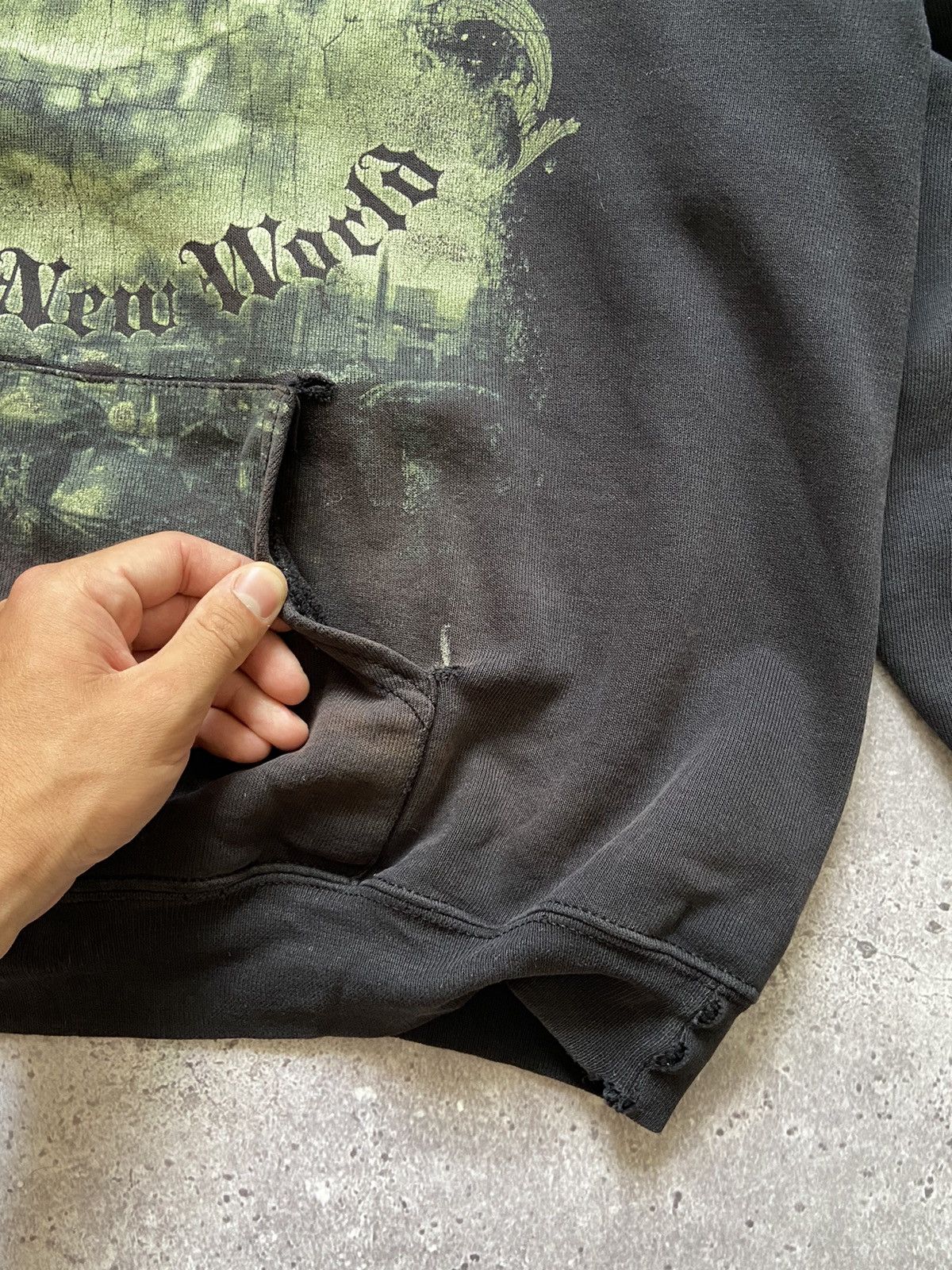 Band Tees Vintage 00’s Iron Maiden Brave New World Band Trashed Hoodie Size US L / EU 52-54 / 3 - 5 Thumbnail