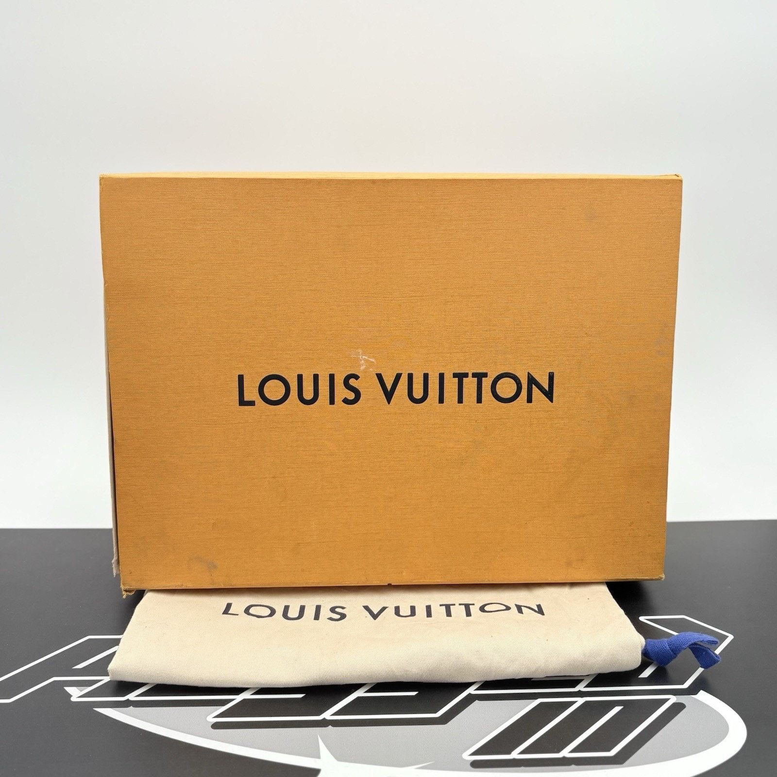 Louis Vuitton Louis Vuitton Trainer ' Light Blue White ' | GREAT COND! Size US 12.5 / EU 45-46 - 14 Thumbnail