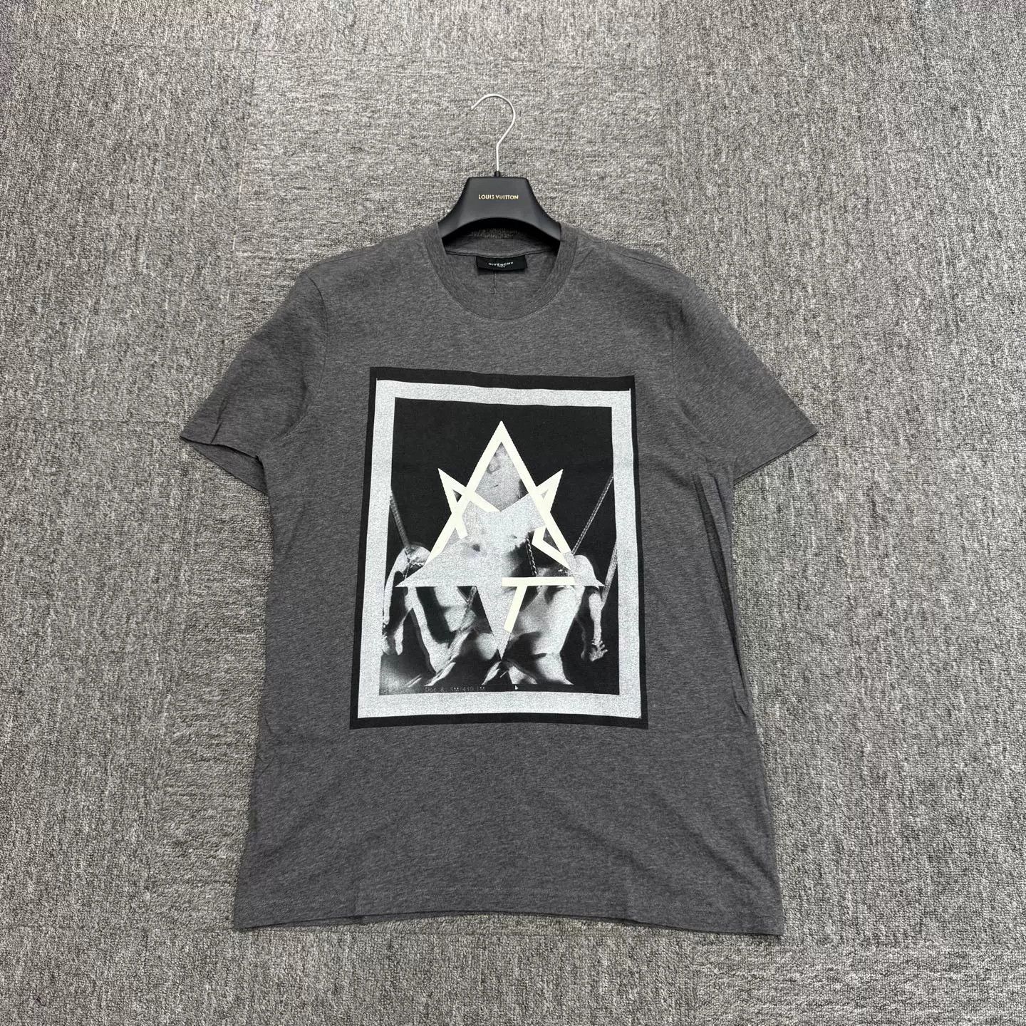 Givenchy Givenchy Graffiti Madonna Short Sleeve Size US M / EU 48-50 / 2 - 1 Thumbnail