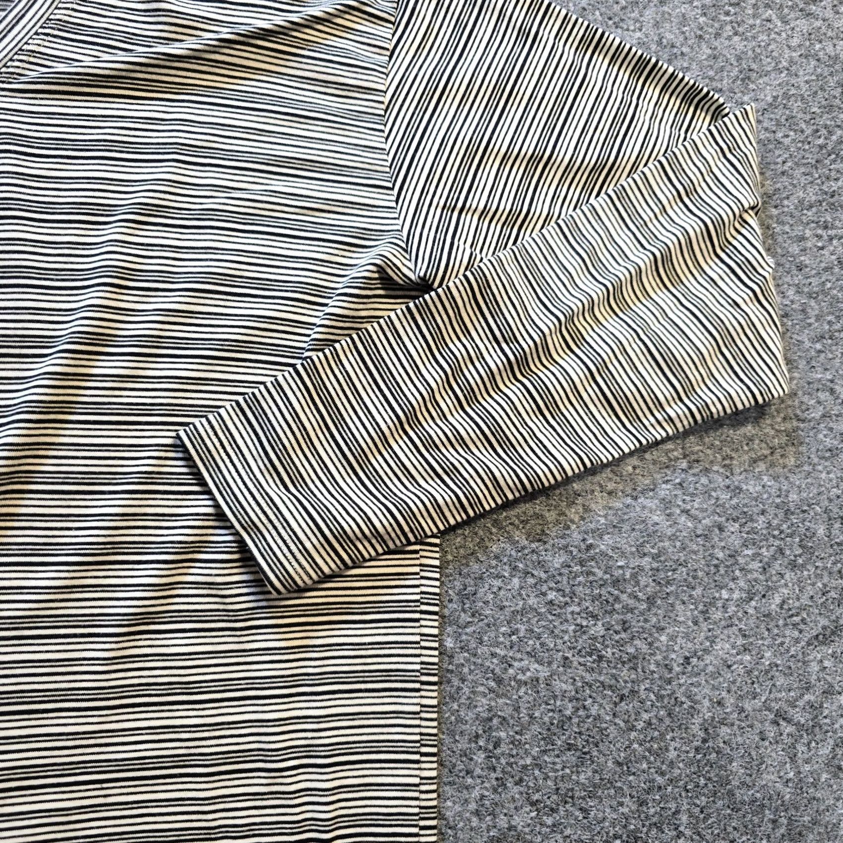 Athleta Athleta Top Womens M Black White Striped Long Sleeve T-Shirt Casual Lounge Shirt Size M / US 6-8 / IT 42-44 - 4 Thumbnail