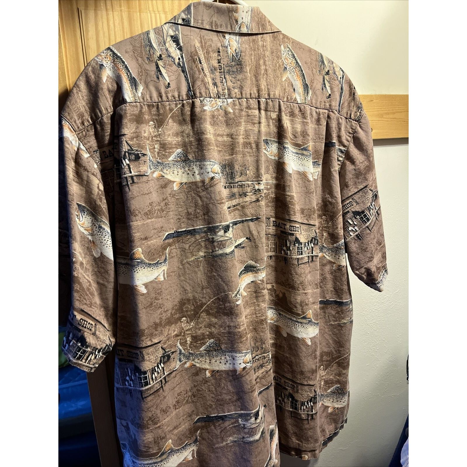 North River Outfitters North River Outfitters Shirt Men XL Brown Bait Shop Fish EUC Size US XL / EU 56 / 4 - 10 Thumbnail