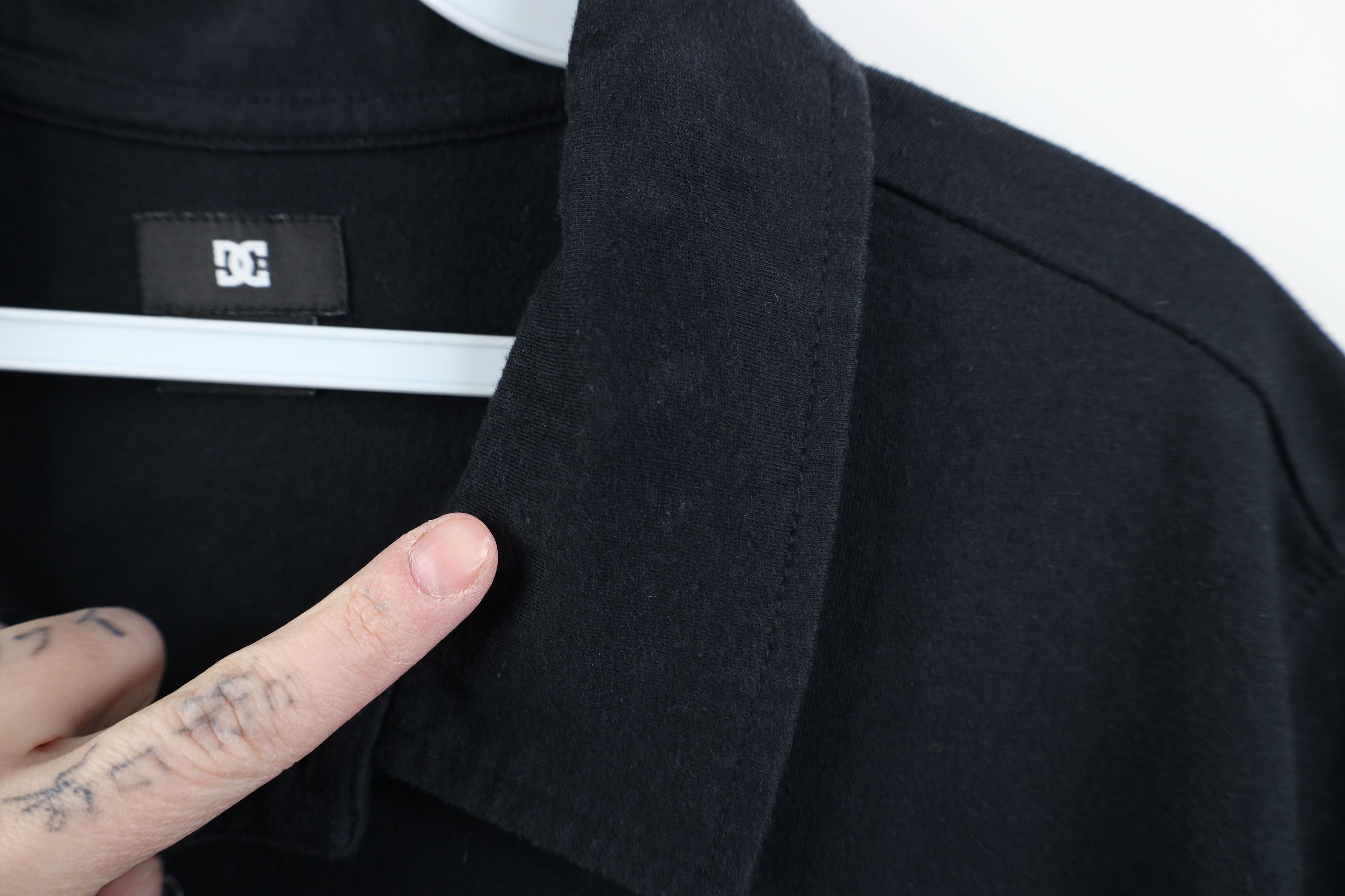 Vintage Vintage Y2K DC Shoes Skateboarding Box Logo Polo Shirt Black Size US M / EU 48-50 / 2 - 8 Thumbnail