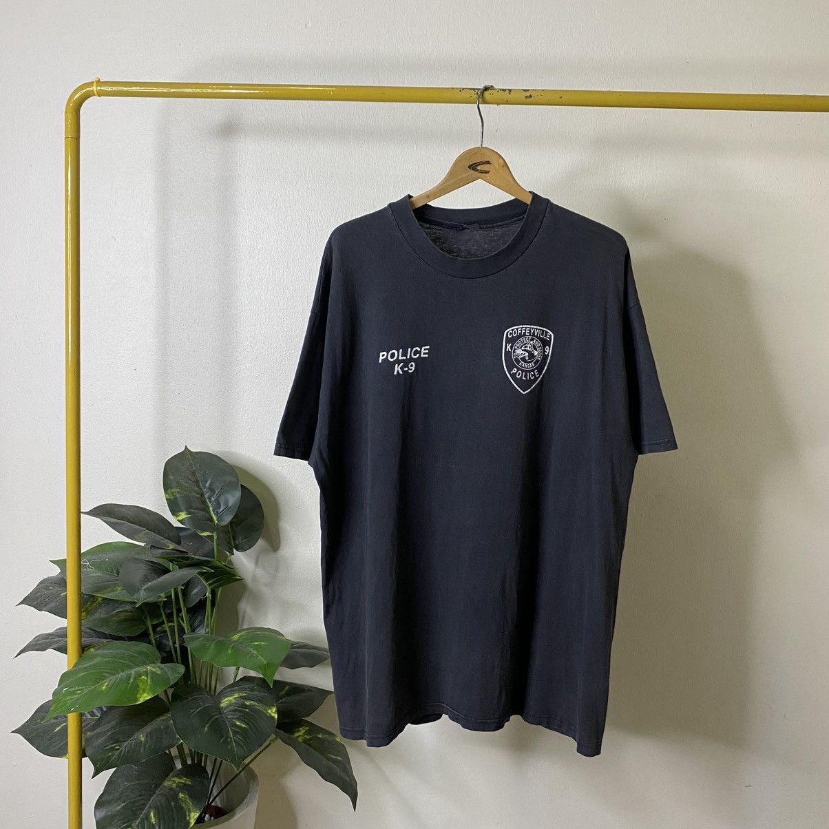 Vintage 1990s Coffeyville Police K9 T Shirt Kanye West Travis Style Size US XL / EU 56 / 4 - 3 Thumbnail