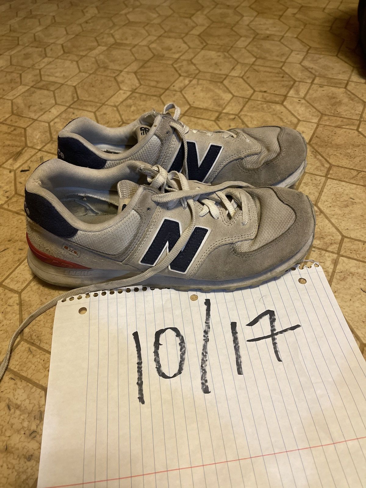 New Balance New Balance 574 Size US 10 / EU 43 - 3 Thumbnail