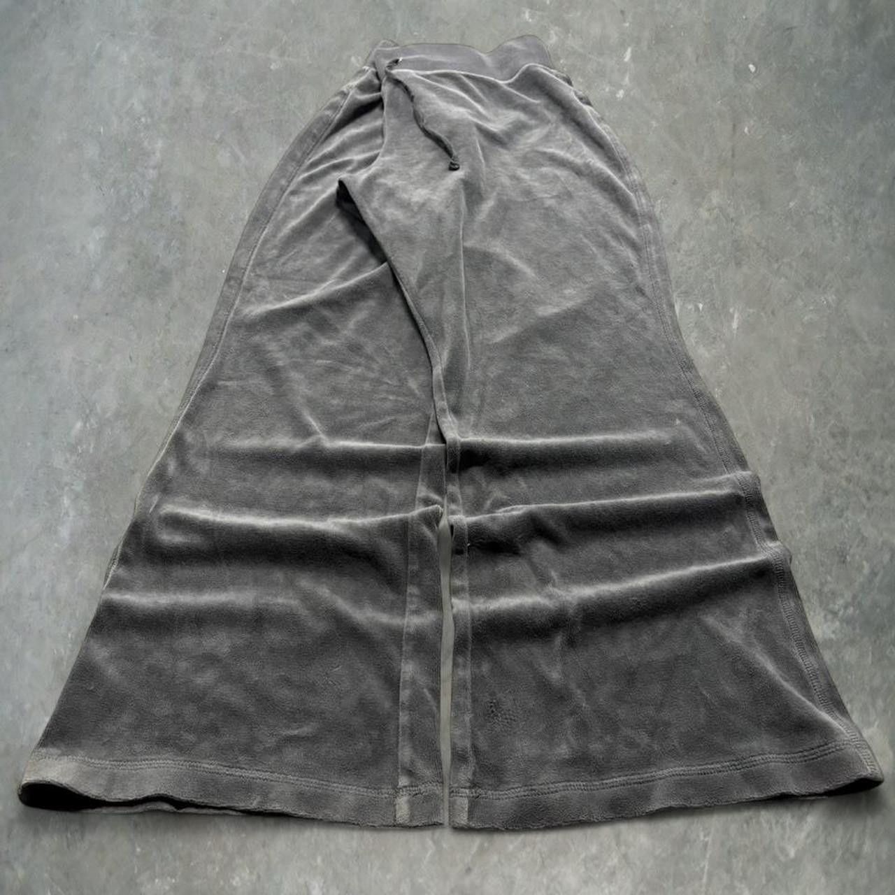Vintage Crazy Vintage Y2K/2000s Baggy Blackish Grey silk Velvet Sweatpants with no pockets! Size US 36 / EU 52 - 2 Thumbnail