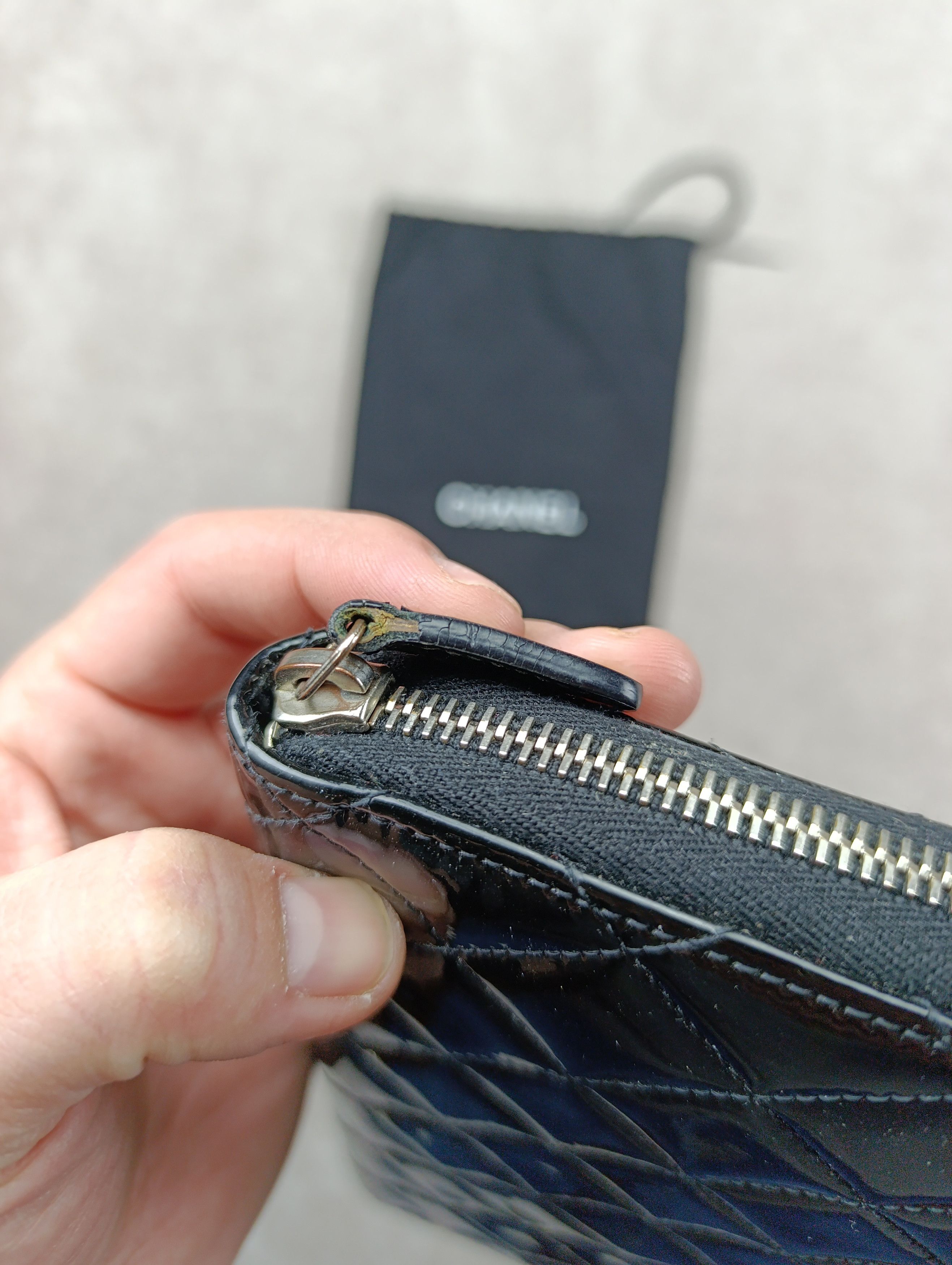 Chanel CHANEL BLACK QUILTED PATENT LEATHER CC ZIP ORGANIZER WALLET Size ONE SIZE - 4 Thumbnail