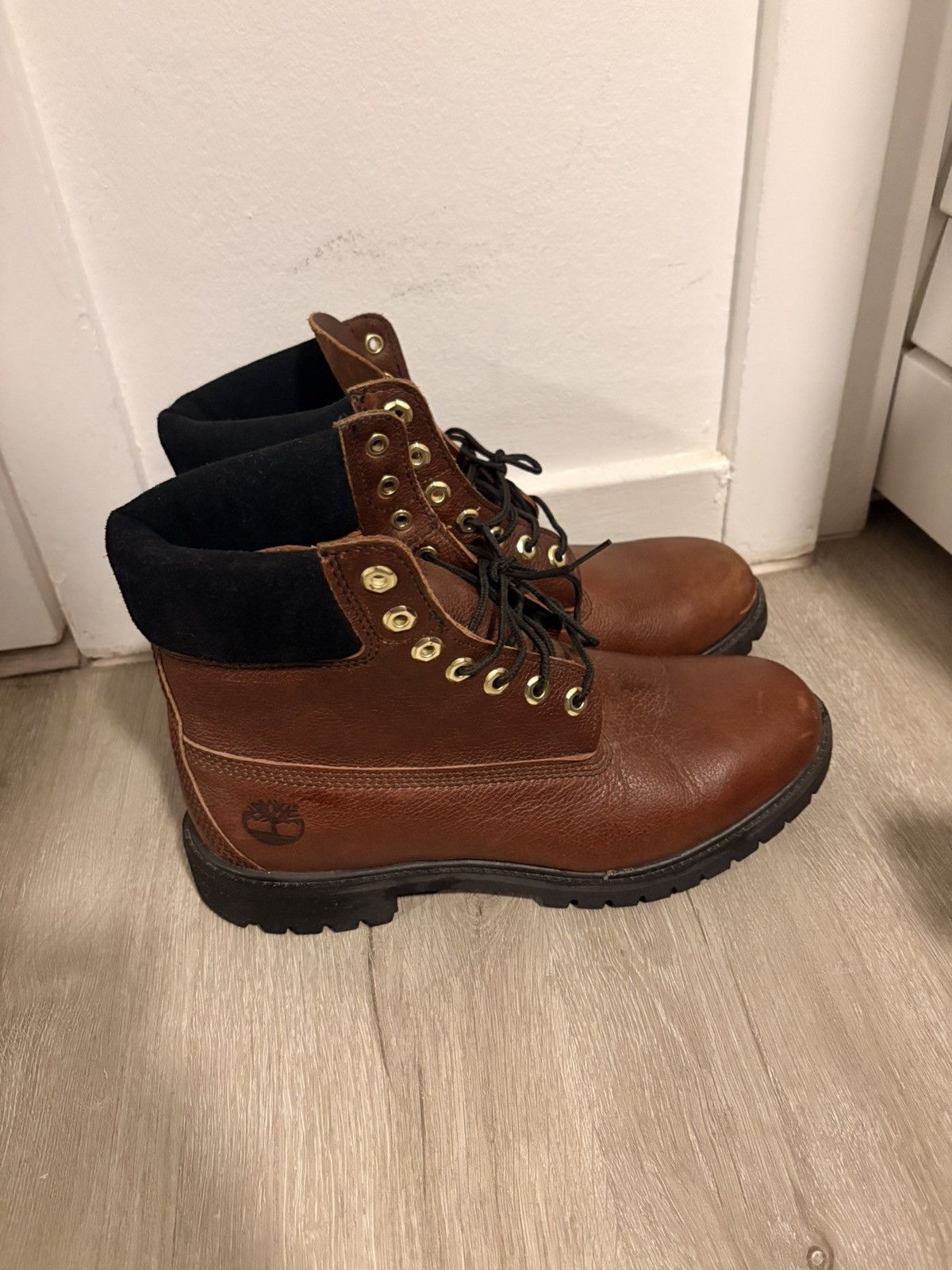 Timberland Timberland 6 Inch Boots Size US 9.5 / EU 42-43 - 2 Thumbnail