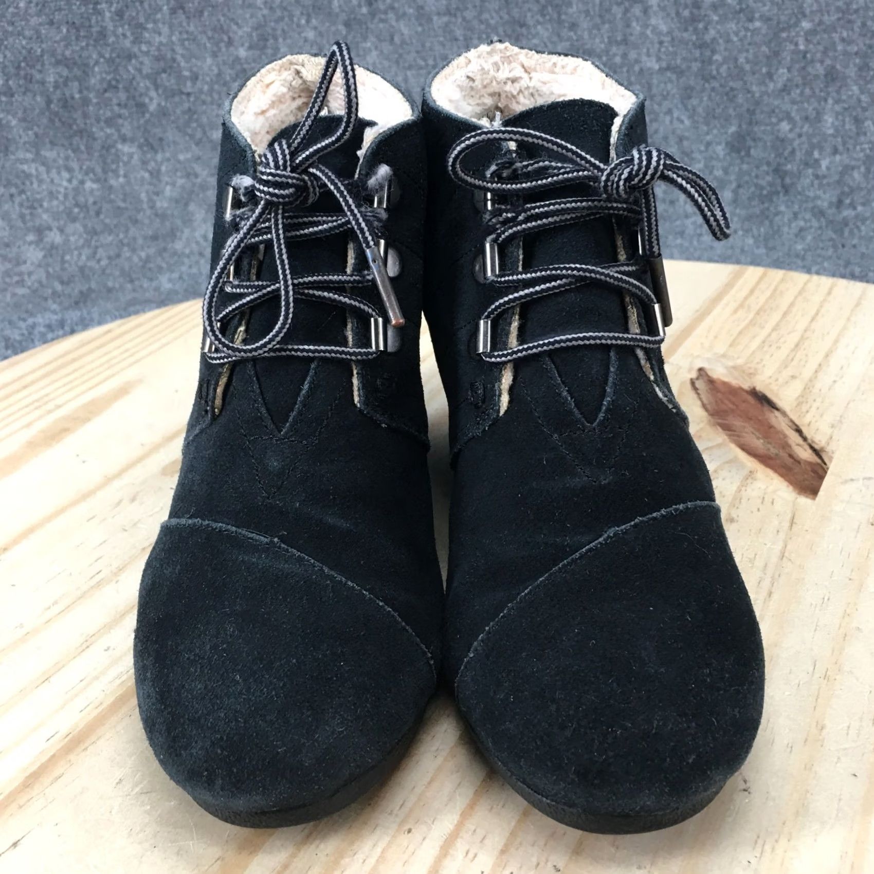 Toms Toms Boots Womens 7 Black Bootie Suede Wedge Lace Up Ankle Comfort Casual Wear Boots Size US 7 / IT 37 - 5 Thumbnail