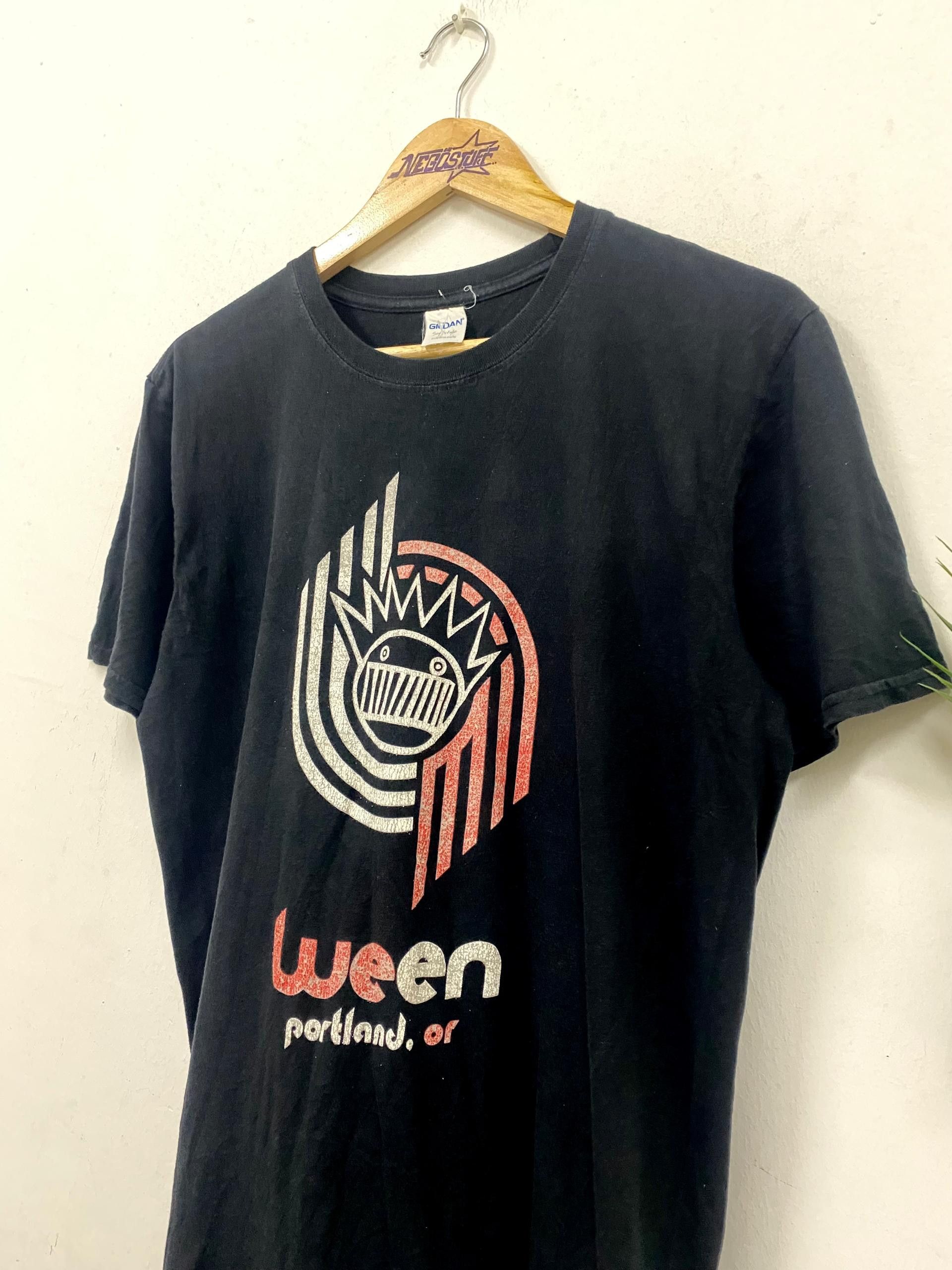 Band Tees Vintage WEEN rock band t shirt promo Size US L / EU 52-54 / 3 - 4 Thumbnail